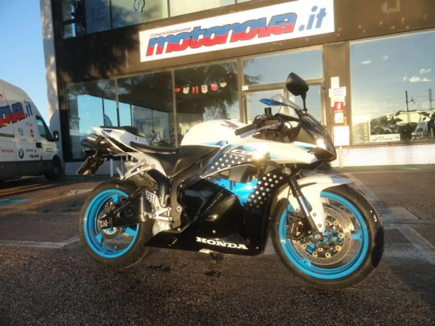 Honda CBR 600 CBE 600 RR LIMITED EDITION Белый - 1