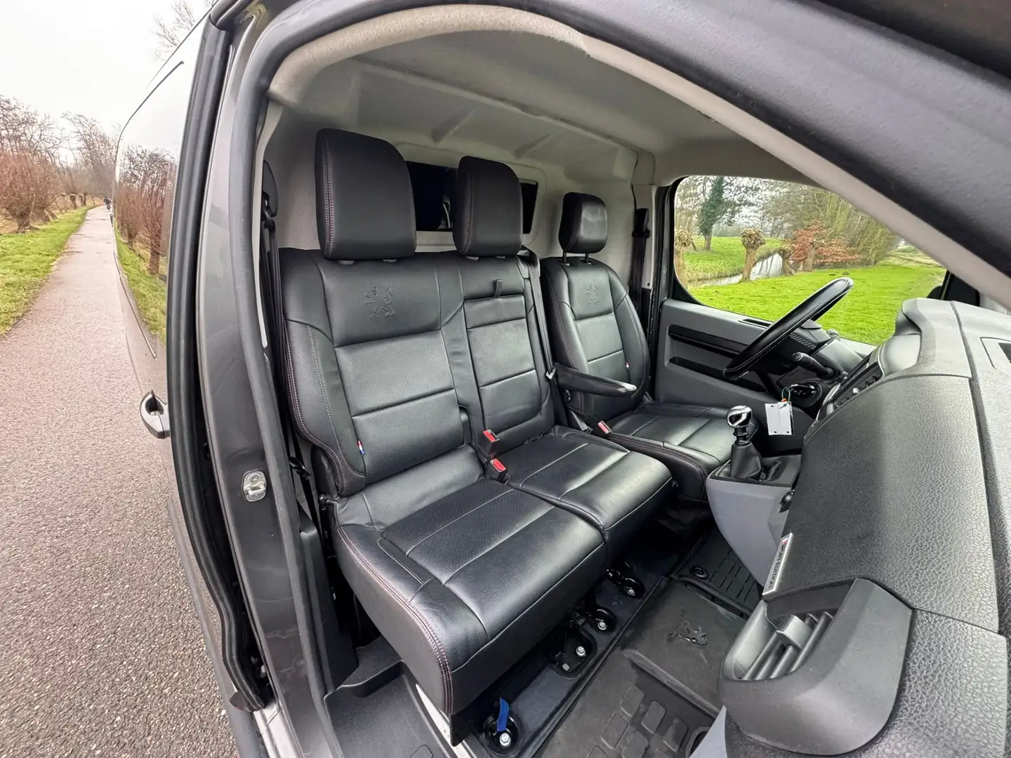 Peugeot Expert 227S 2.0 BlueHDI 150 Sport 1 ste Eigenaar / BTW / Gris - 2