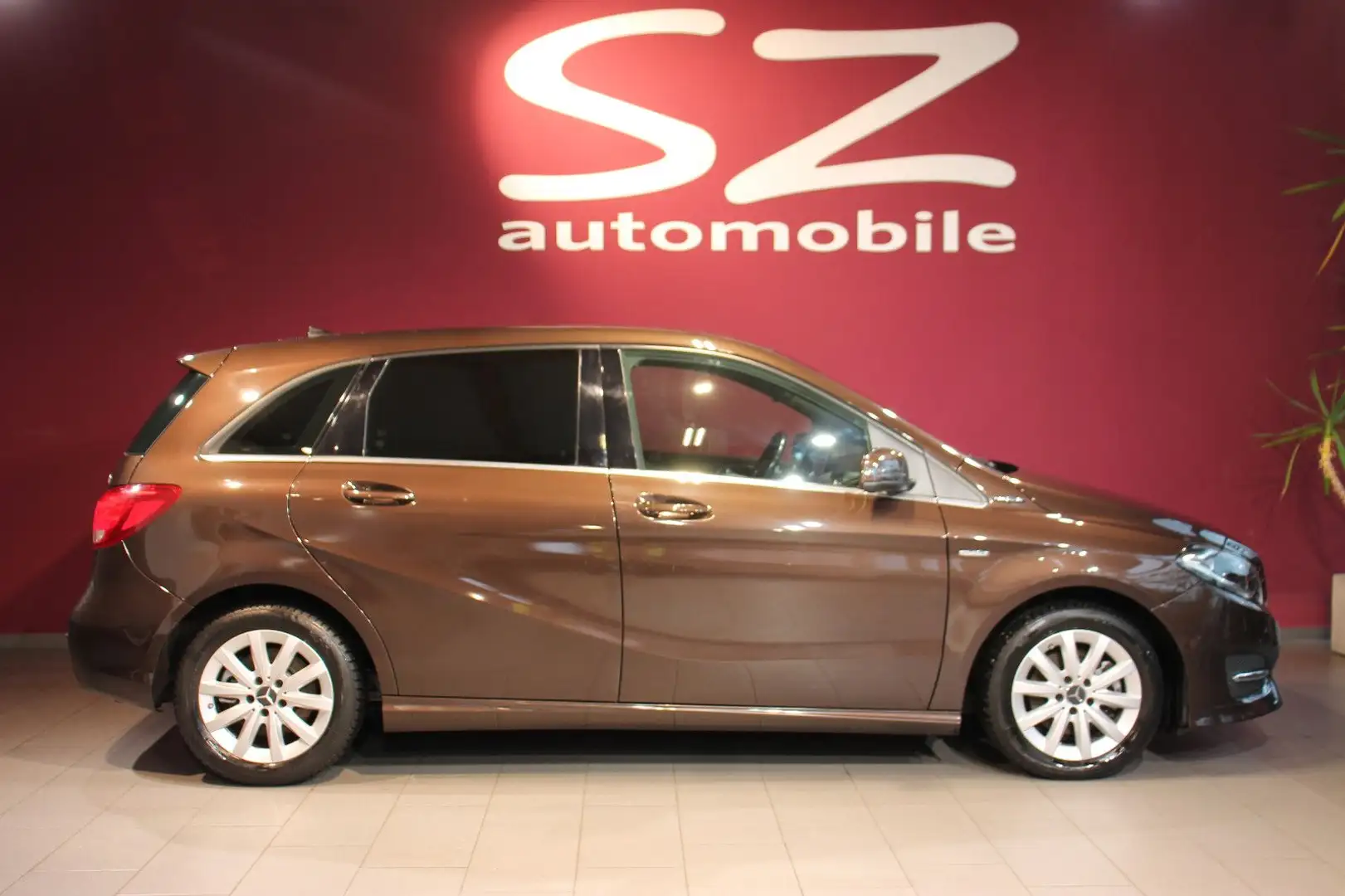 Mercedes-Benz B 180 CDI Navi SHZ Leder Kamera Marrón - 1