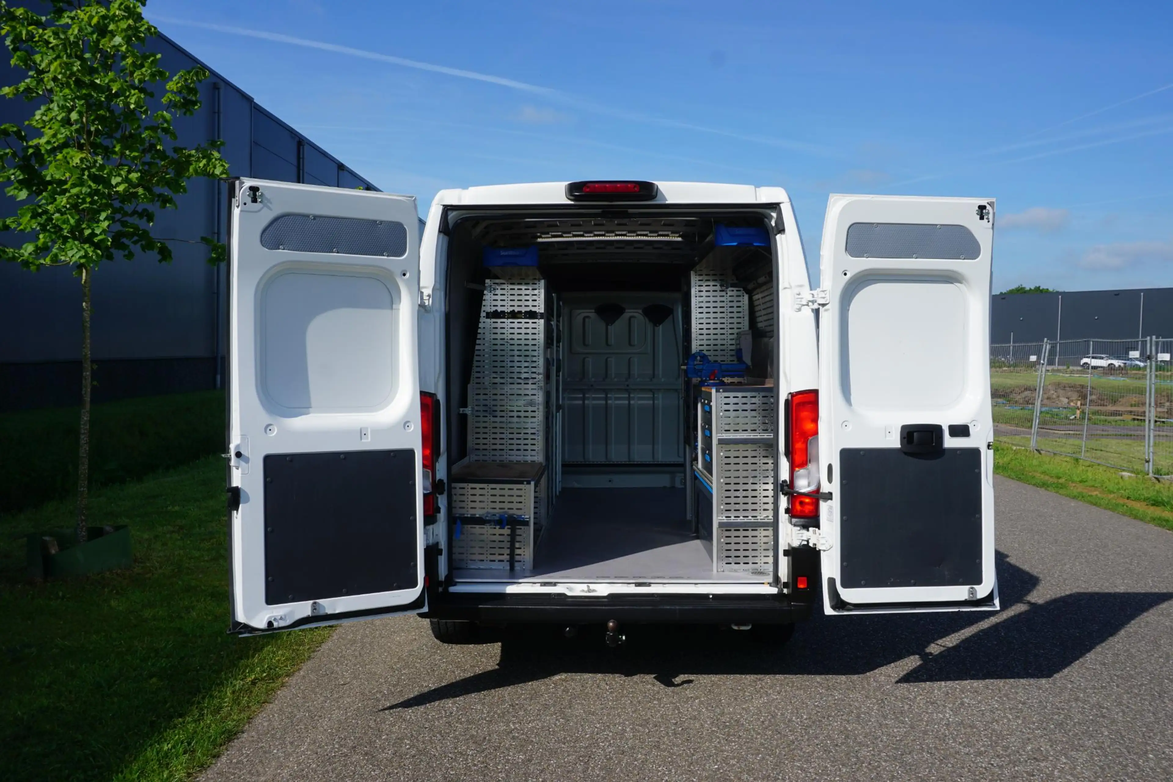 Peugeot Boxer 335 2.2 BlueHDi 165 L3H2 Premium Mobiele Werkplaat — photo 8