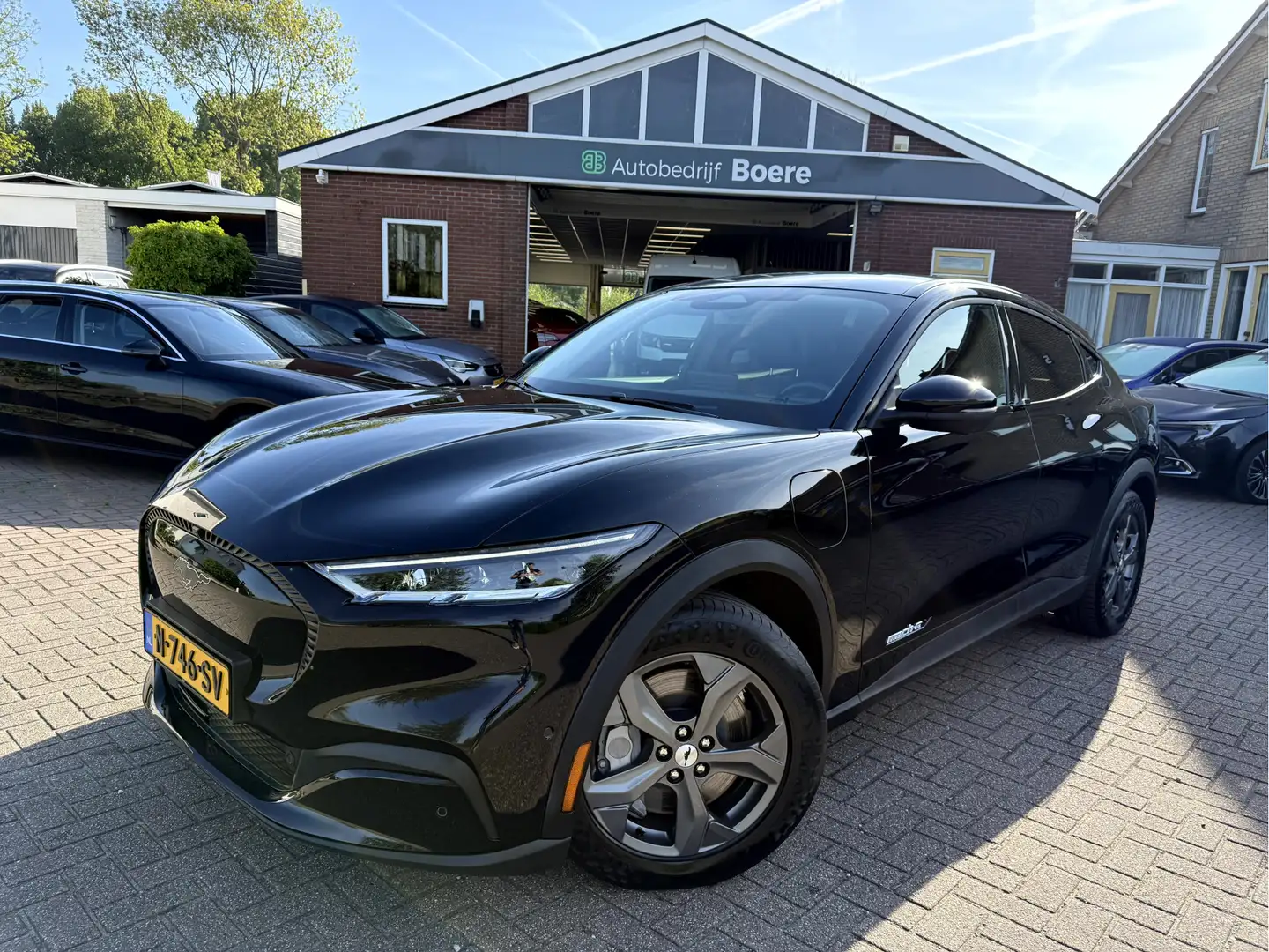 Ford Mustang Mach-E Extended RWD 98 kWh Leer, Camera, Stoel/Stuur Verw Zwart - 1