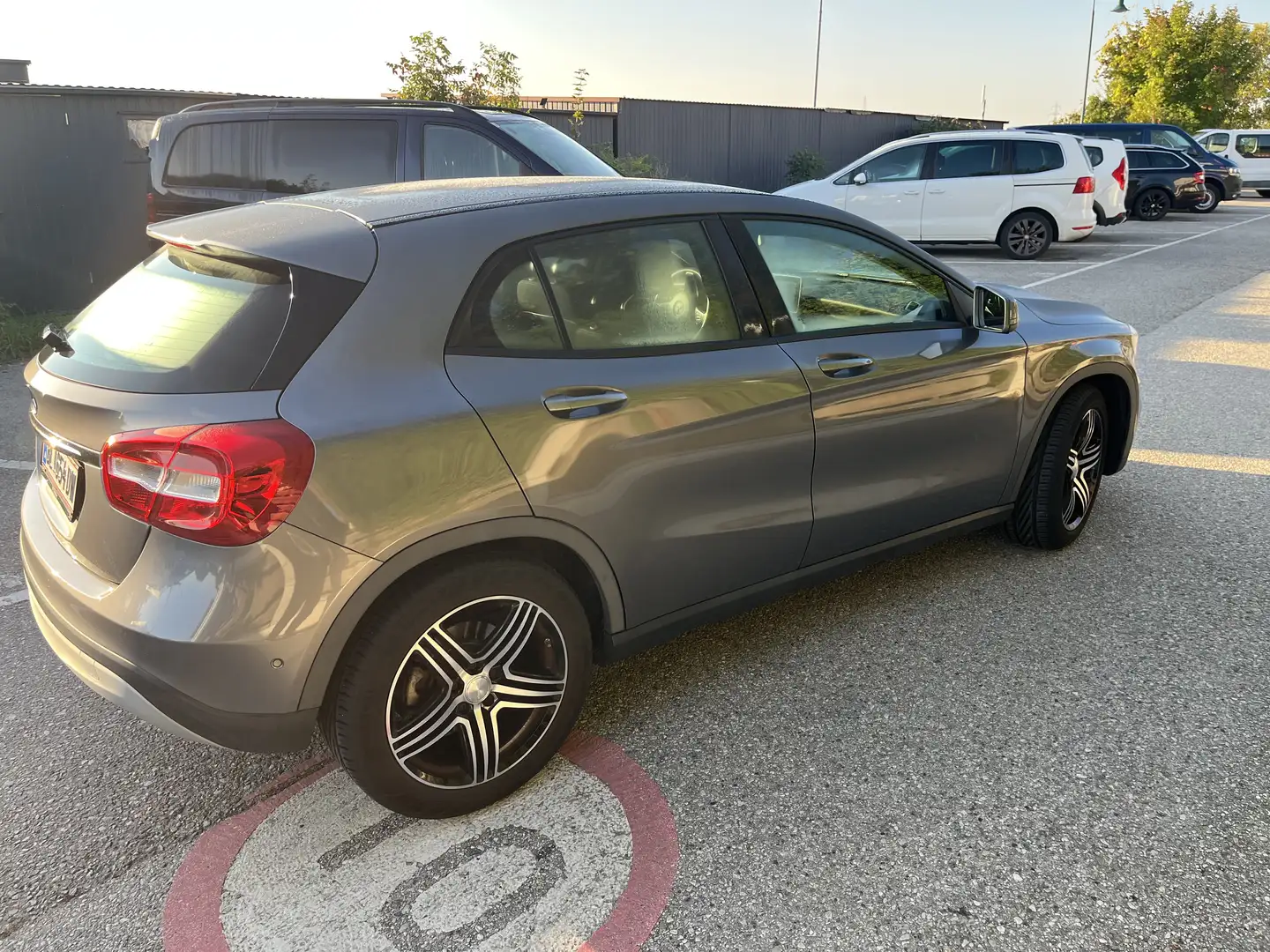 Mercedes-Benz GLA 180 7G-DCT Urban - 1