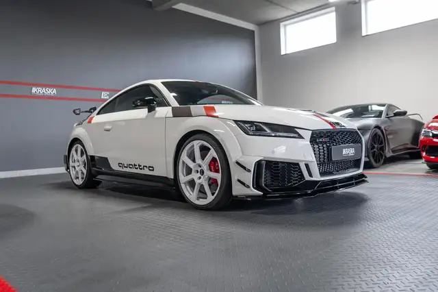 Audi TT RS view 6