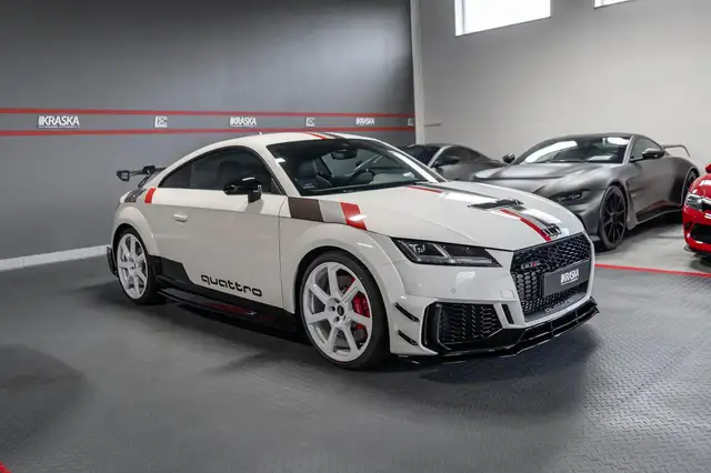 Audi TT RS view 7