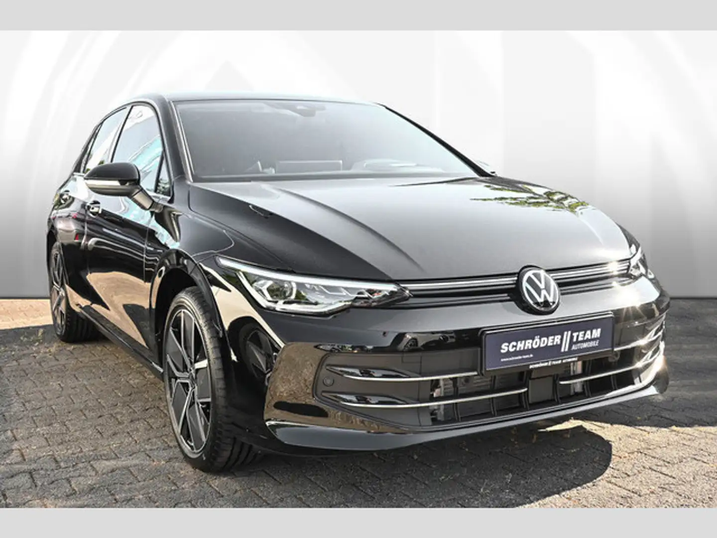 Volkswagen Golf VIII 1.5 TSI Style Schwarz - 2