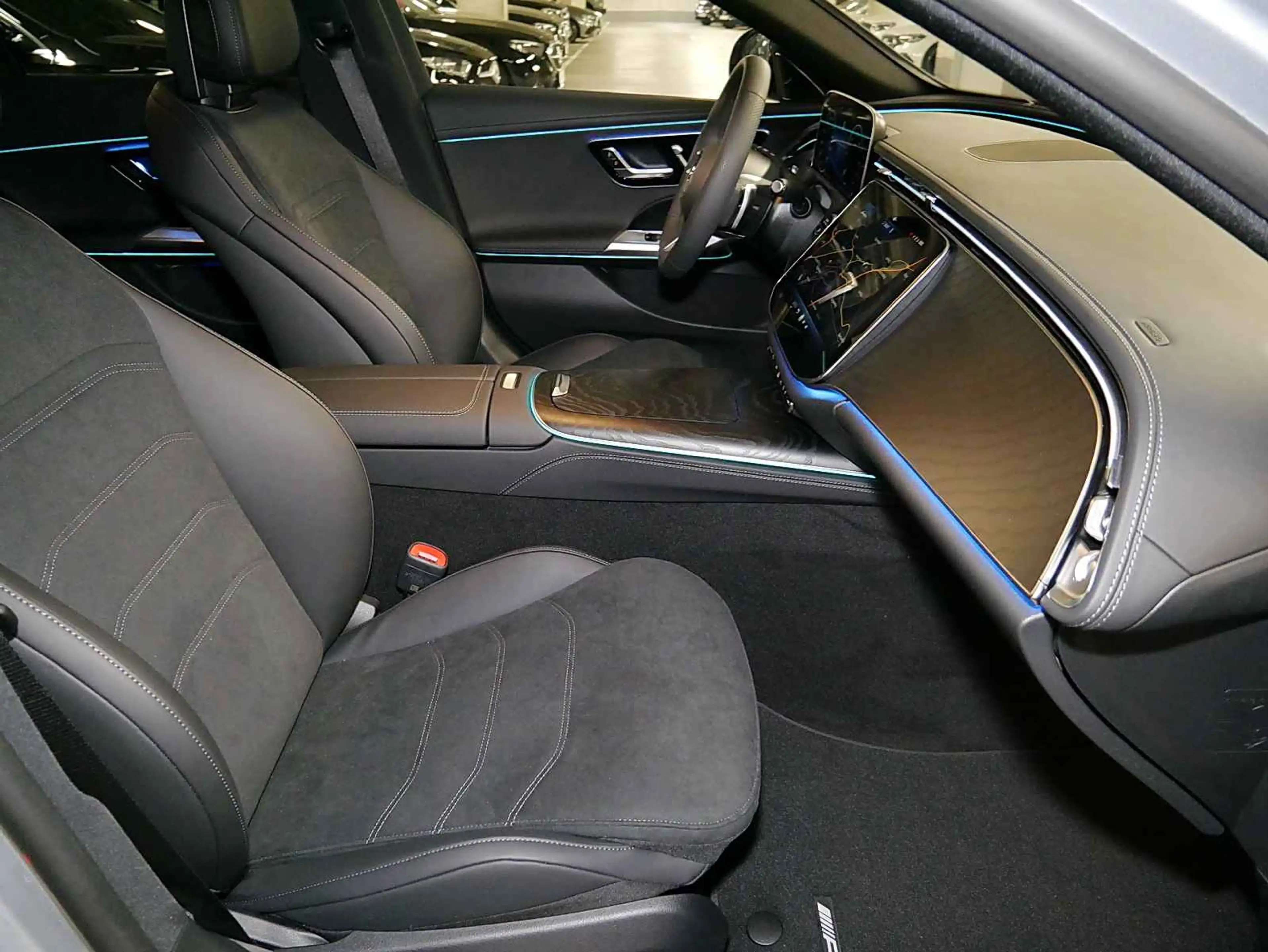 Mercedes-Benz E 450 d 4M Limo AMG+DIST+360°+NIGHT+WINTER-Pak.+ — photo 6