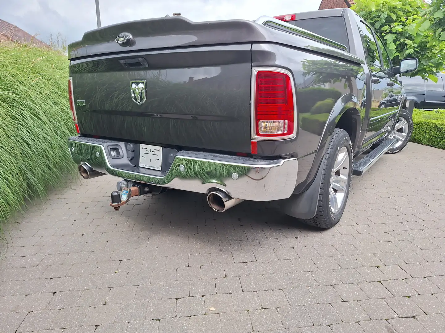 Dodge RAM Lararamie Hemi Gris - 2