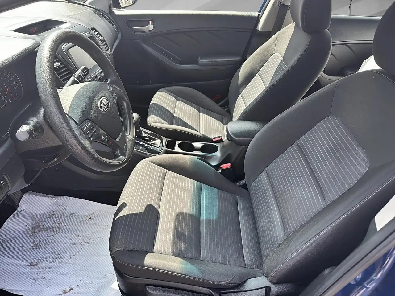 Kia Forte снимка Kia Forte