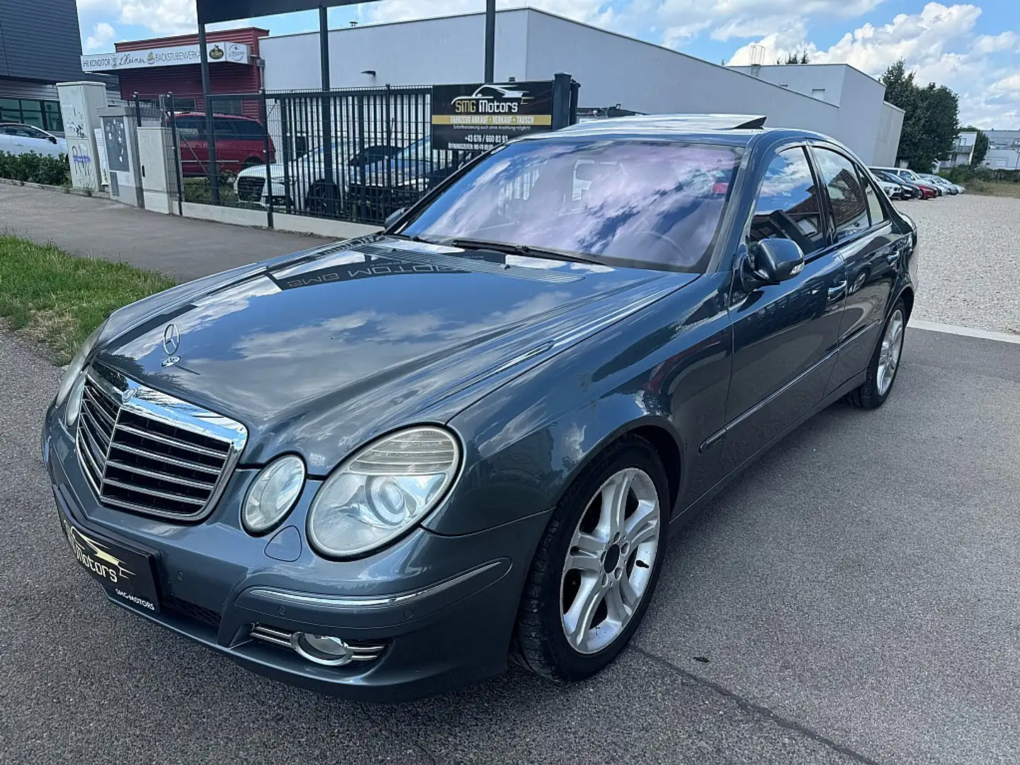 Mercedes-Benz E 300 Avantgarde Bluetec CDI Aut. Grau - 2