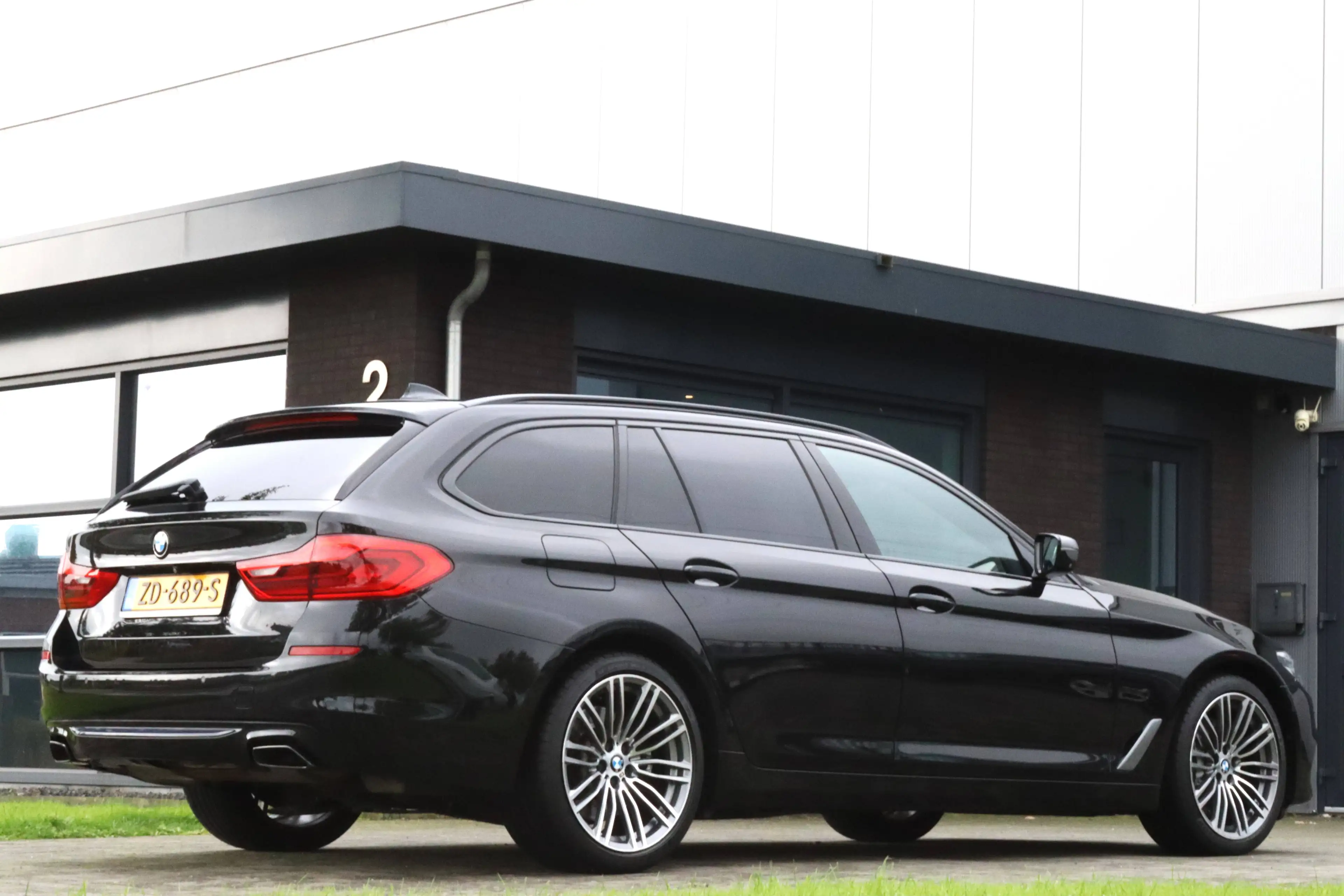 BMW 540 540i xDrive Pano Softclose Trekhaak Dealer onderhouden — photo 2