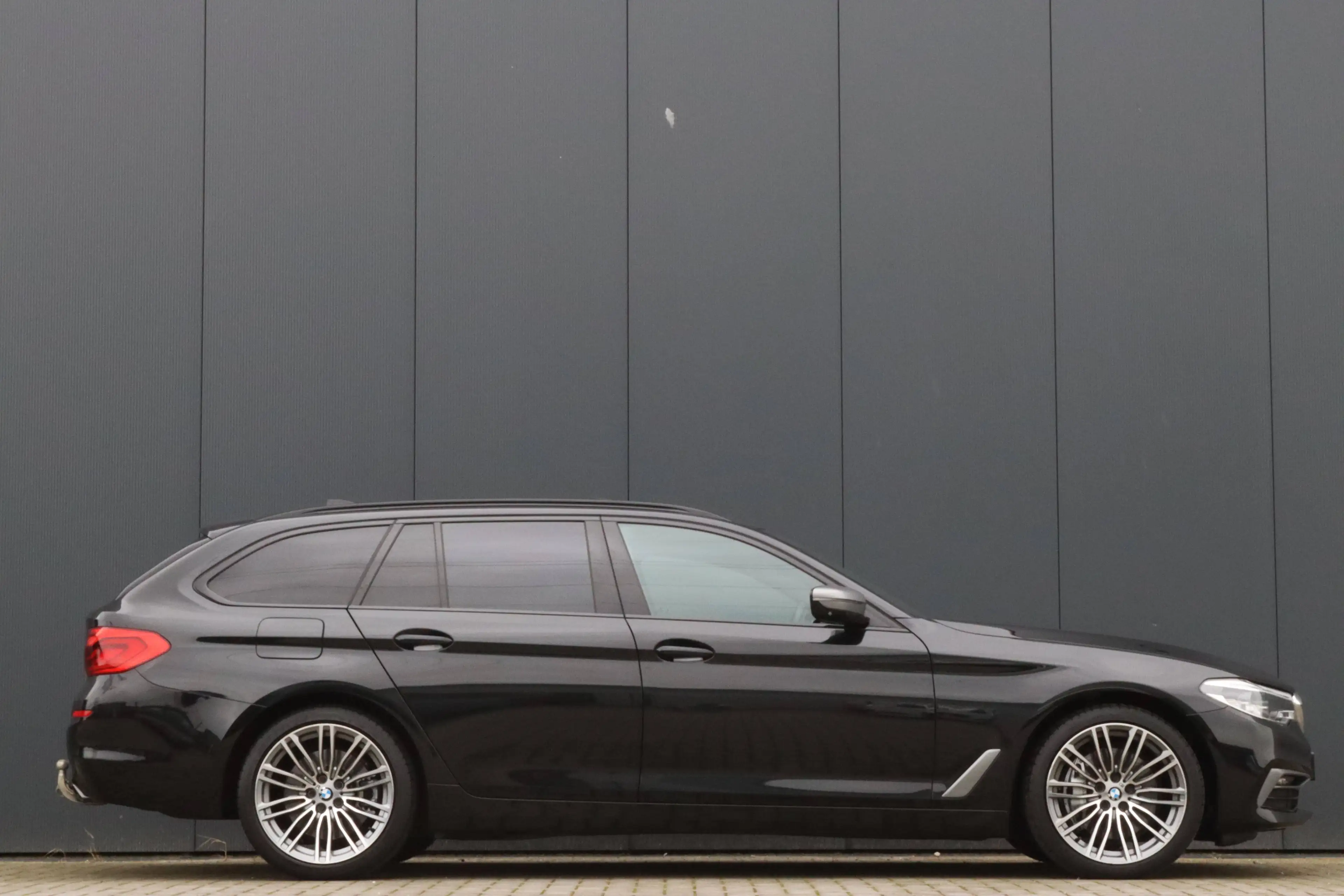 BMW 540 540i xDrive Pano Softclose Trekhaak Dealer onderhouden — photo 6