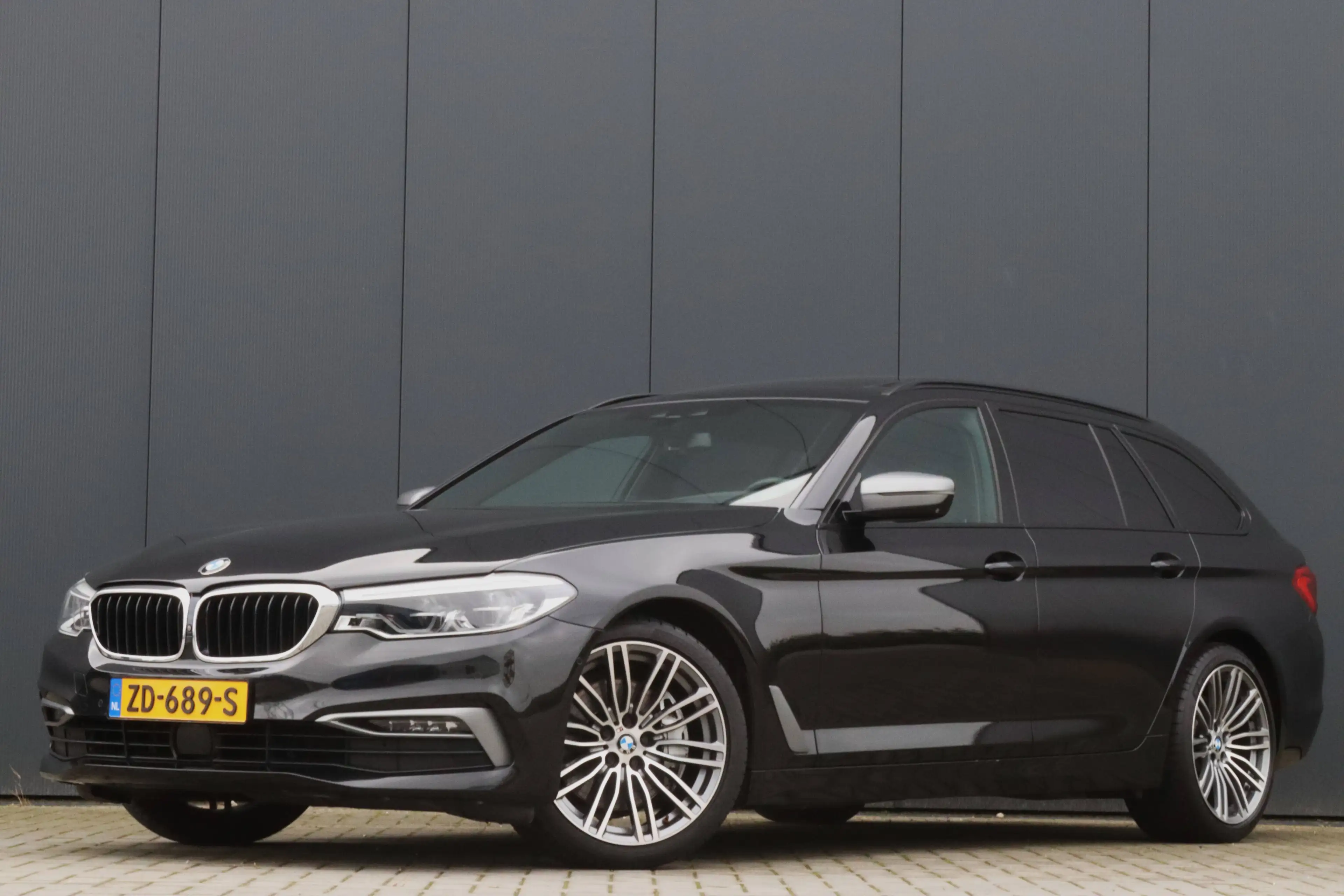BMW 540 540i xDrive Pano Softclose Trekhaak Dealer onderhouden — photo 3