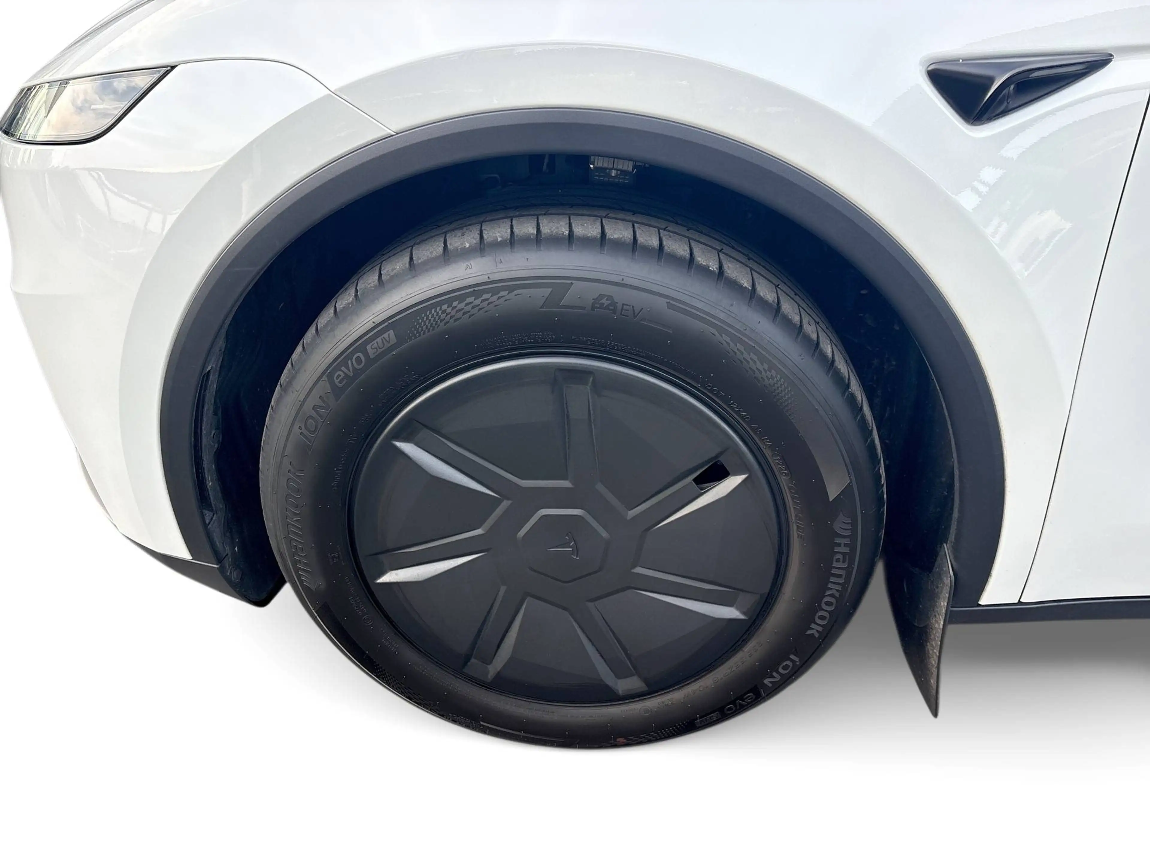 Tesla Model Y RWD/Certified Pre Owned — photo 4