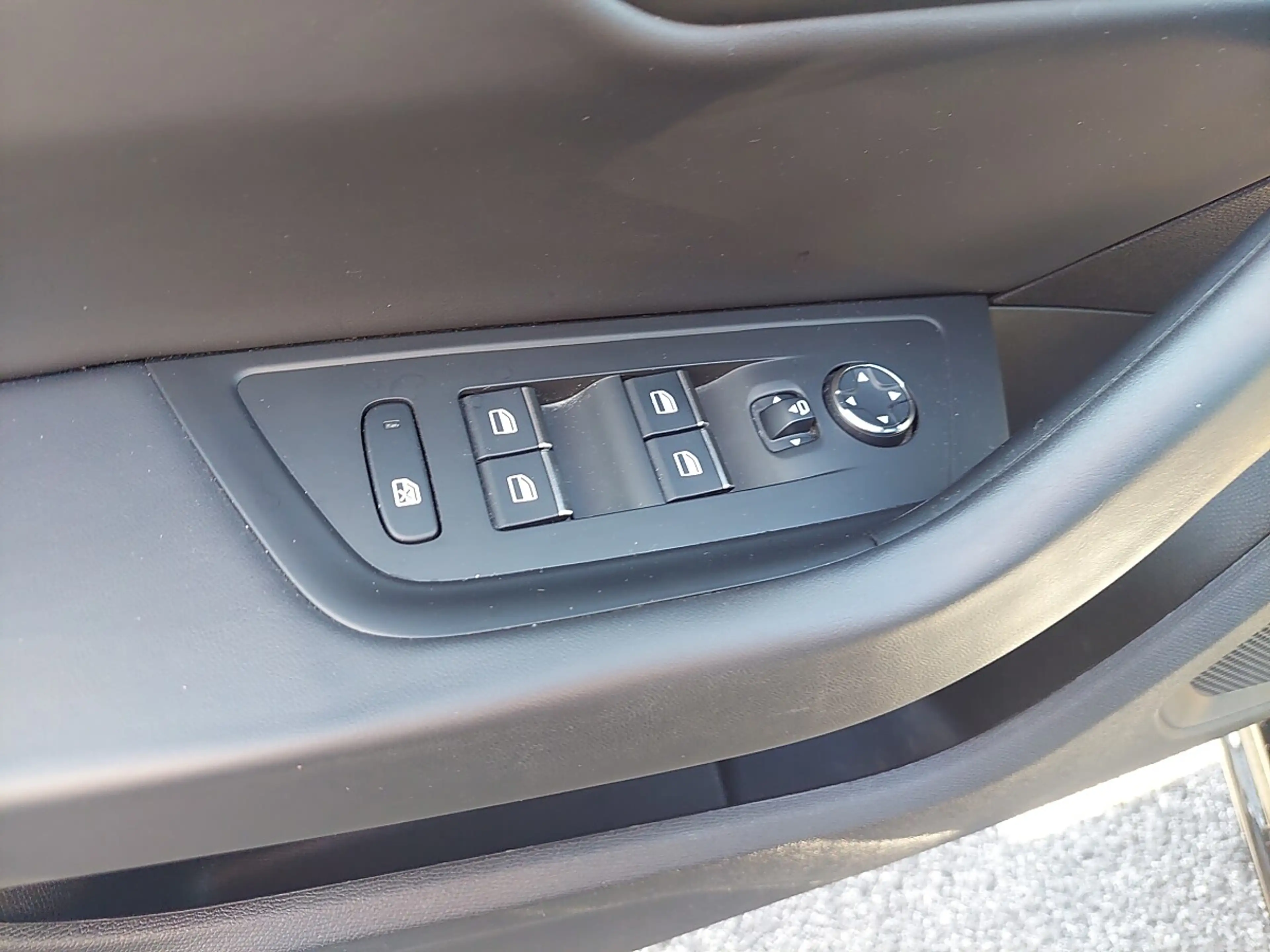 Peugeot 508 1,6 PureTech 180 EAT8 S&S Allure Aut. — photo 12