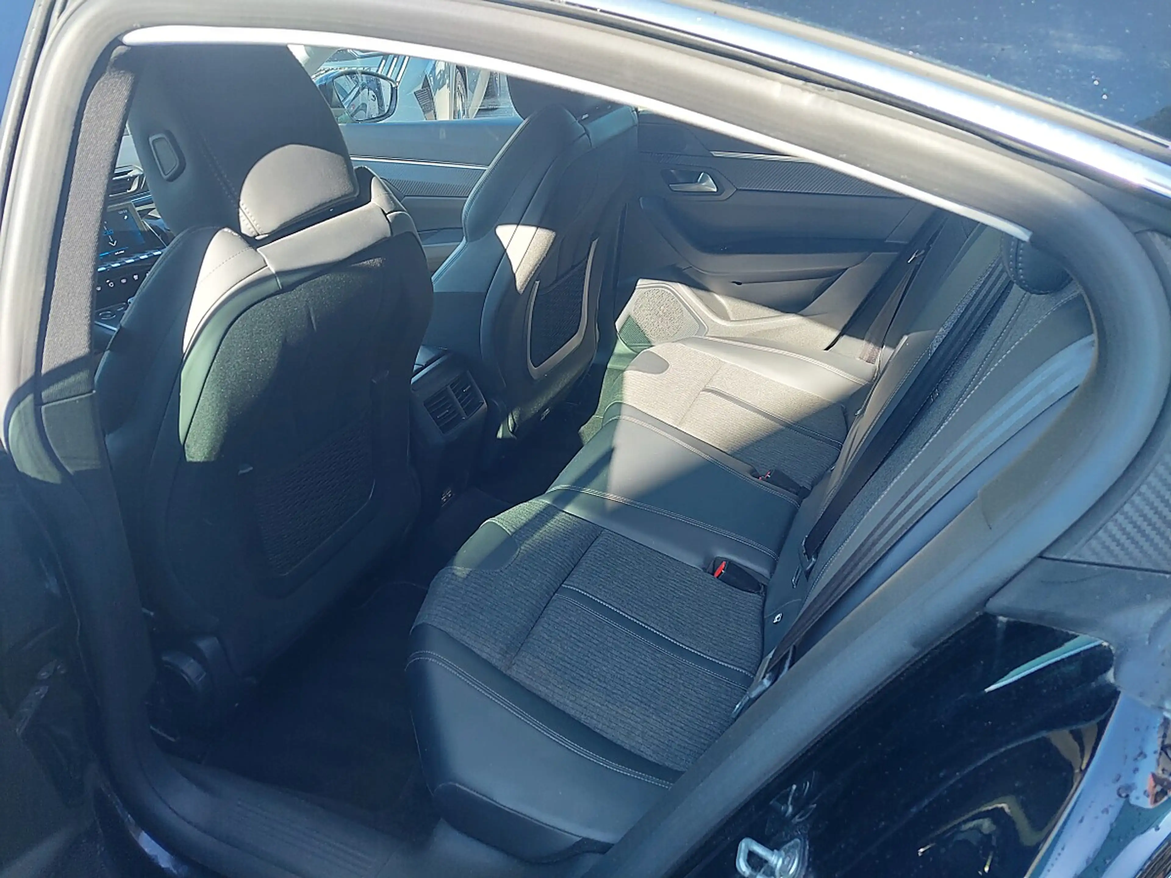 Peugeot 508 1,6 PureTech 180 EAT8 S&S Allure Aut. — photo 8