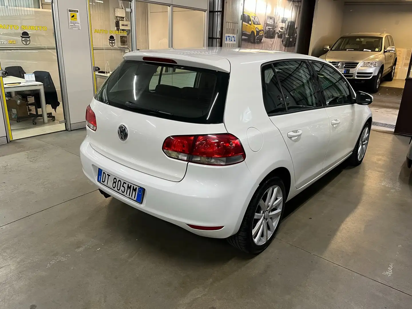 Volkswagen Golf 5p 2.0 tdi cambio automatico DSG bijela - 2