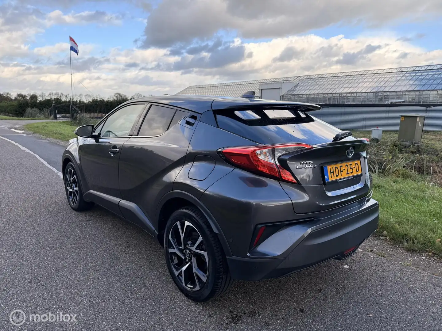 Toyota C-HR 1.8 Hybrid Dynamic Sport / ACC / Navi / Stuurver Grijs - 2