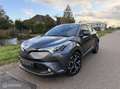 Toyota C-HR 1.8 Hybrid Dynamic Sport / ACC / Navi / Stuurver Grijs - thumbnail 1