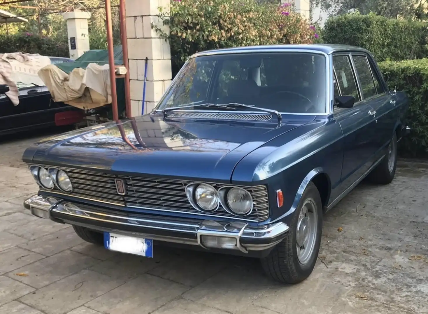 Fiat 130 3200 Berlina manual Blau - 2