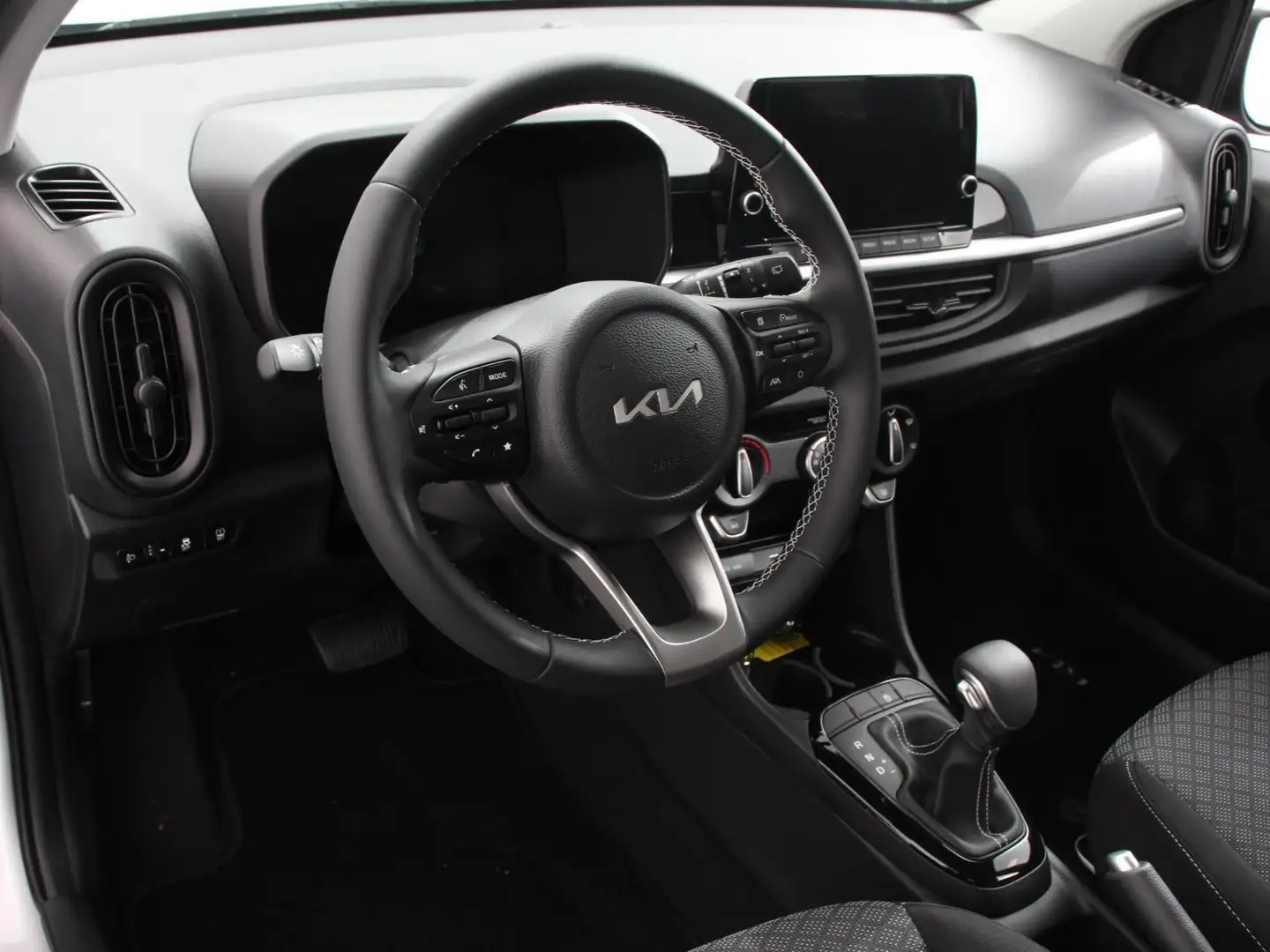 Kia Picanto 1.0 DPI Automaat DynamicLine | Navigatie Apple Car Zilver - 2