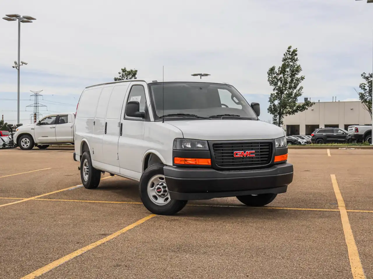 GMC Savana снимка GMC Savana
