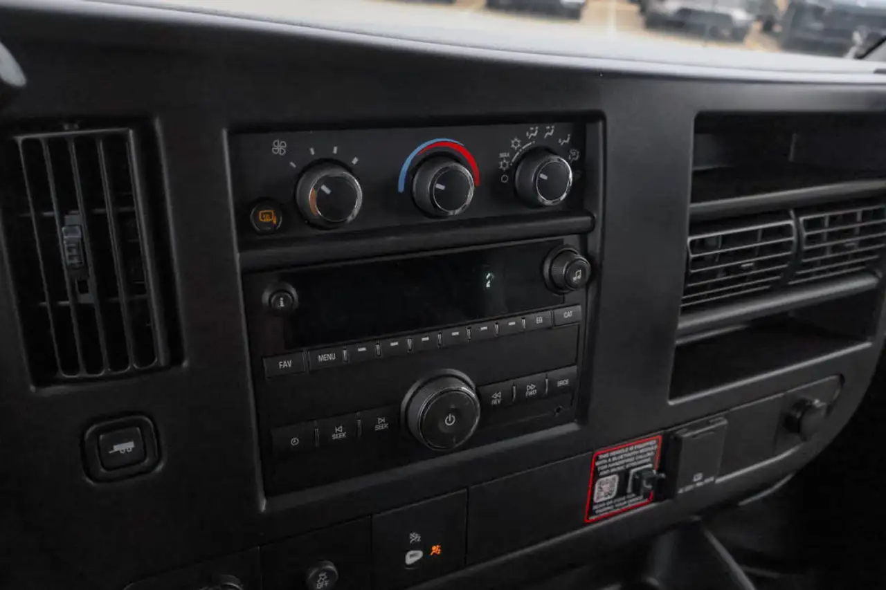 GMC Savana снимка GMC Savana