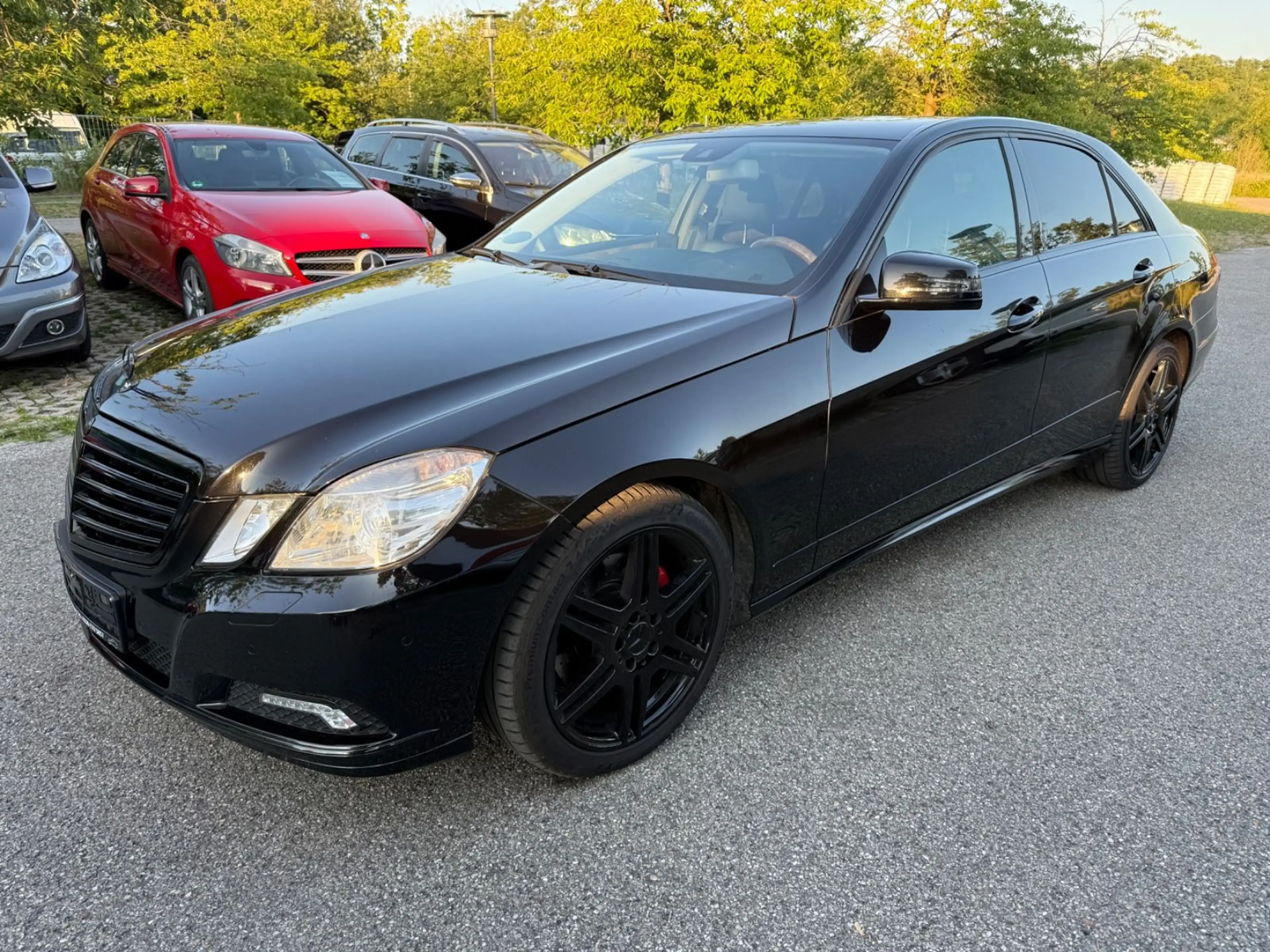Mercedes-Benz E 350 E Limousine AMG Line HU 06/2027 — photo 3