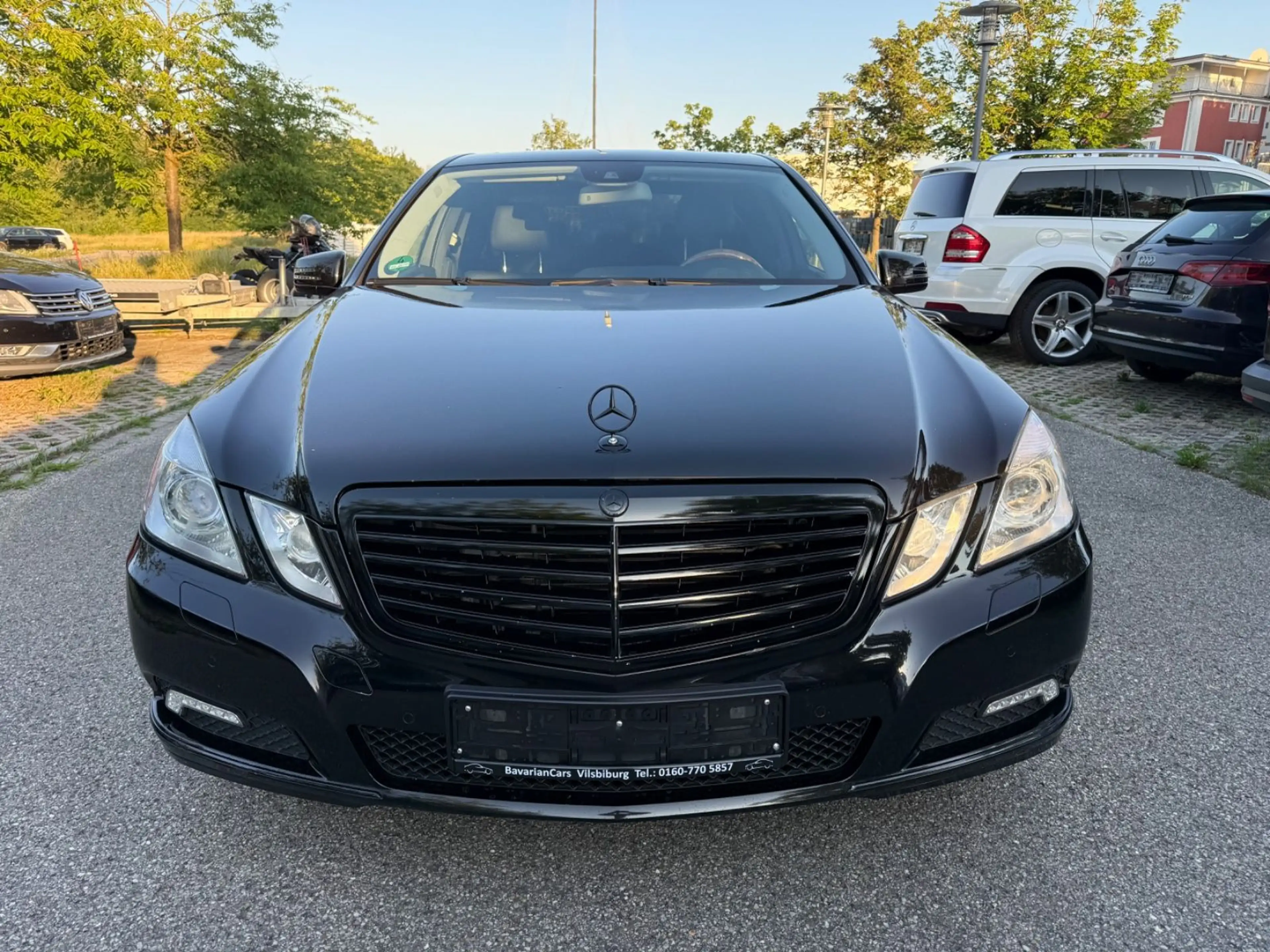 Mercedes-Benz E 350 E Limousine AMG Line HU 06/2027 — photo 2