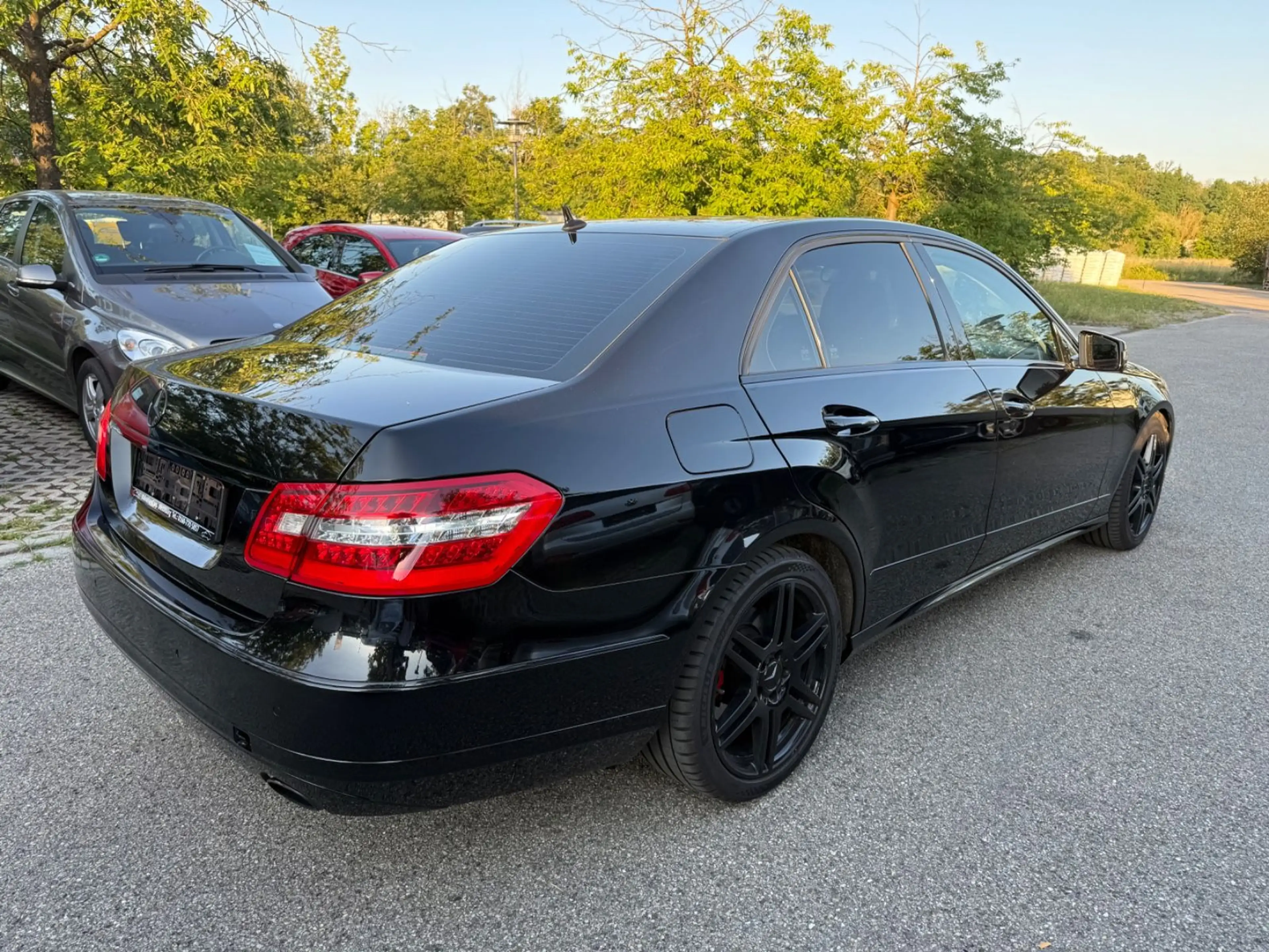 Mercedes-Benz E 350 E Limousine AMG Line HU 06/2027 — photo 7