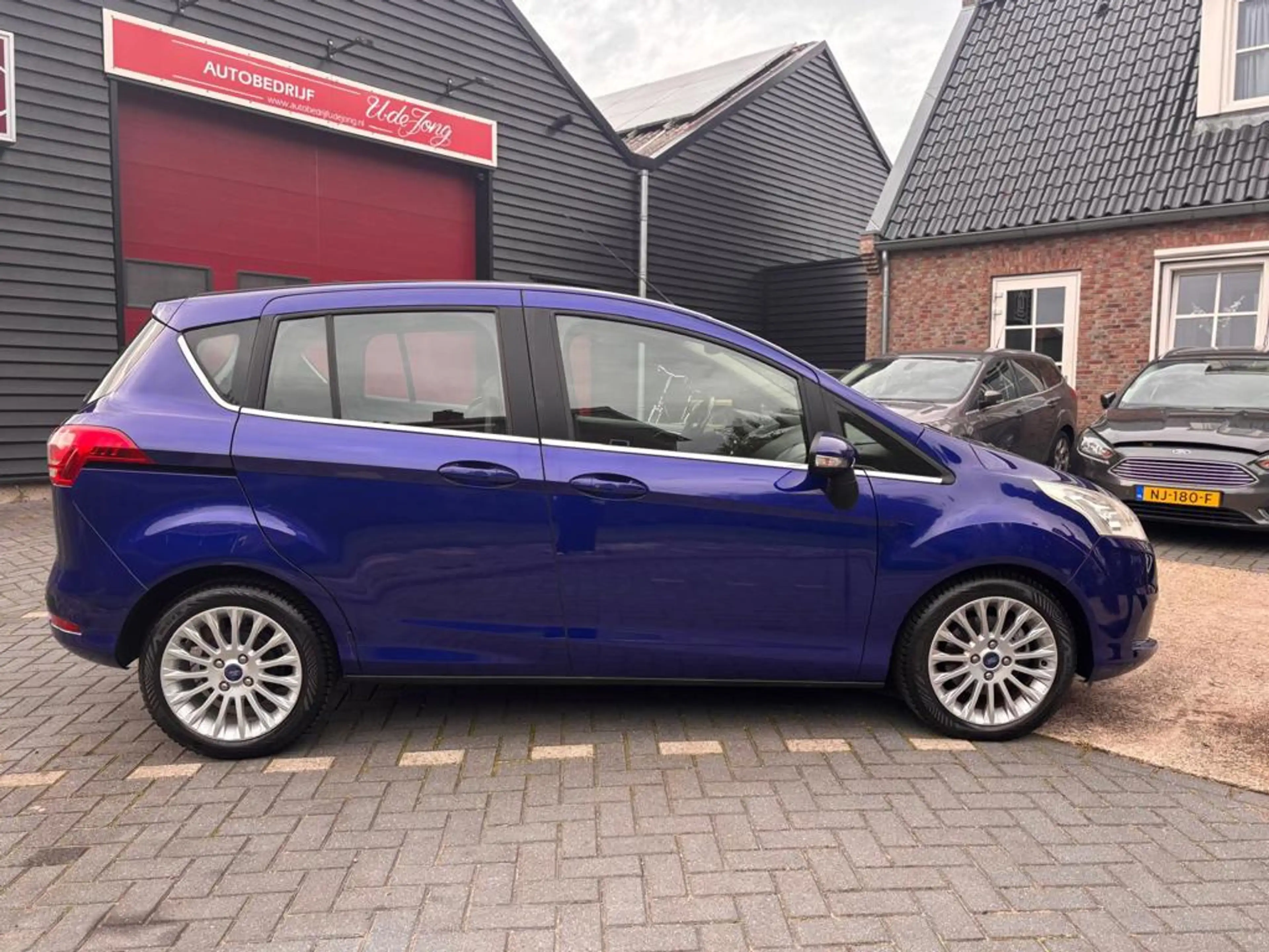 Ford B-Max 1.0 EcoBoost Style — photo 2