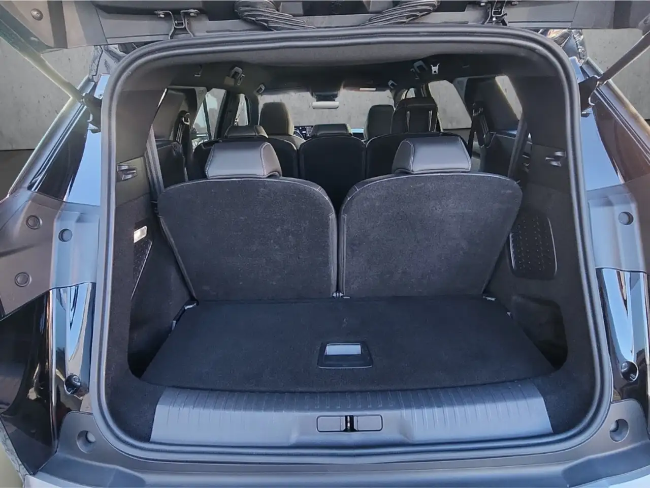 Peugeot 5008 Allure HYBRID 145 e-DSC6 Navi Digitales Cockpit LE 7