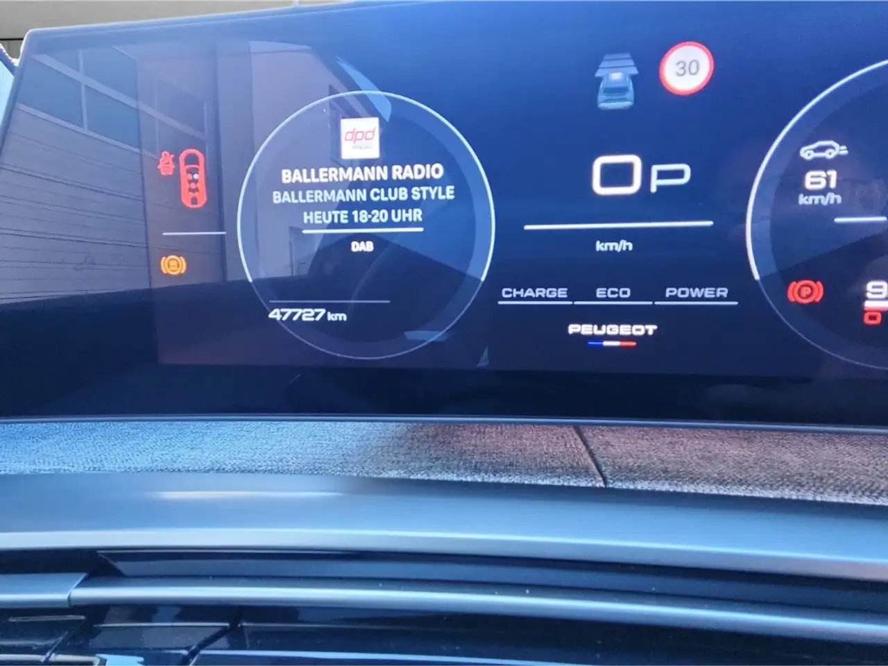 Peugeot 5008 Allure HYBRID 145 e-DSC6 Navi Digitales Cockpit LE 15