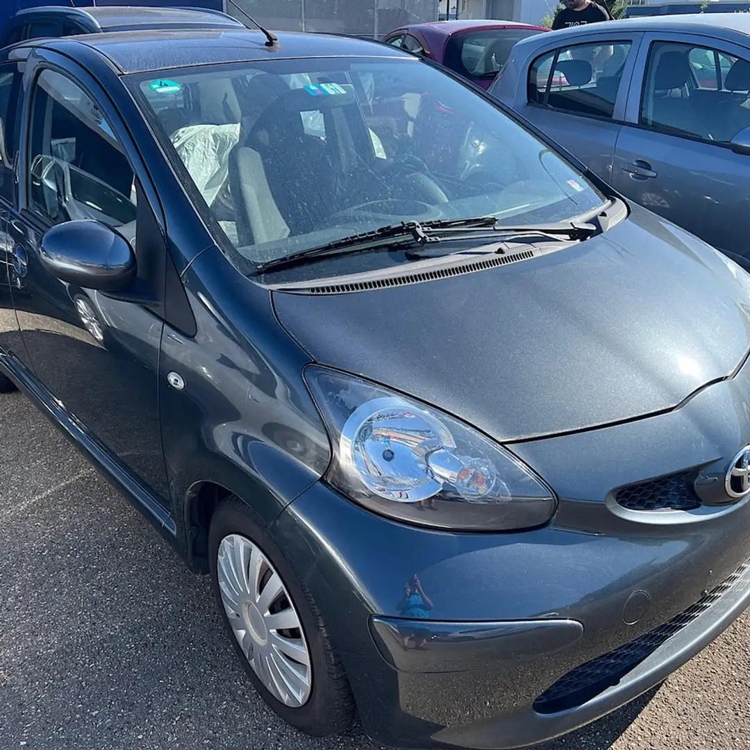 Toyota Aygo Cool - Tüv neu - original Km Grau - 2