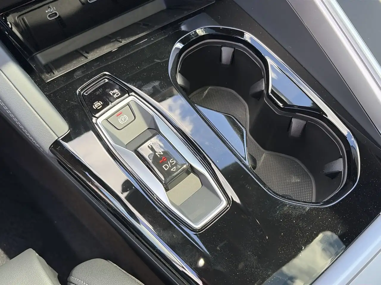 Audi Q5 снимка Audi Q5