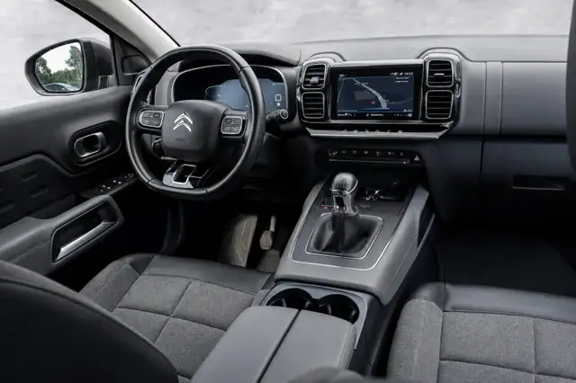 Citroen C5 Aircross view 2