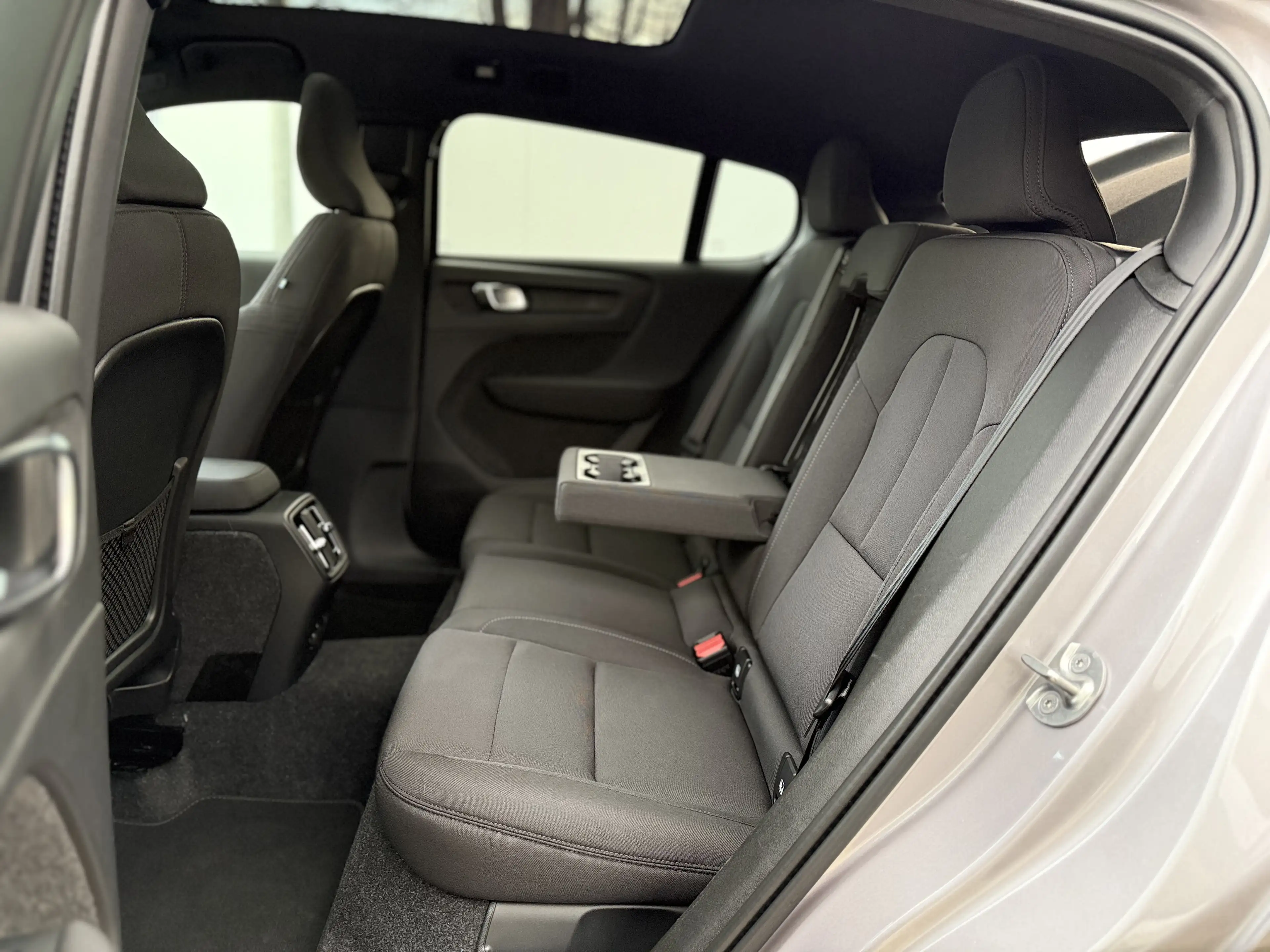 Volvo EC40 EC40 82 kWh Extended Range Plus Dark Business — photo 12