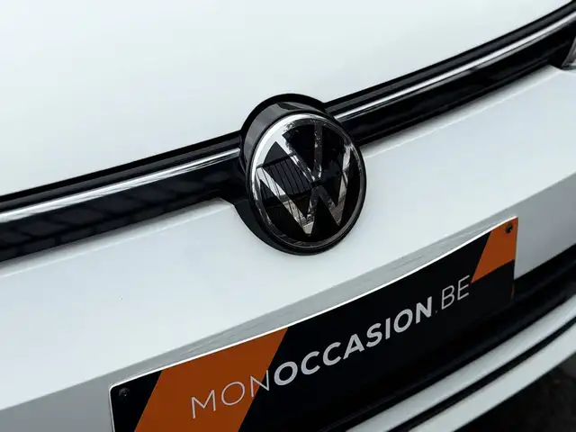 Volkswagen Golf view 3