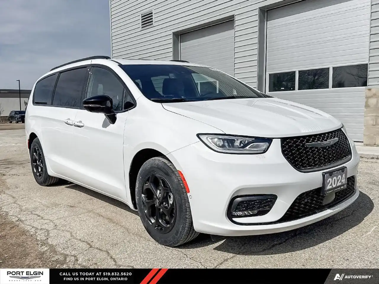 Chrysler Pacifica снимка Chrysler Pacifica