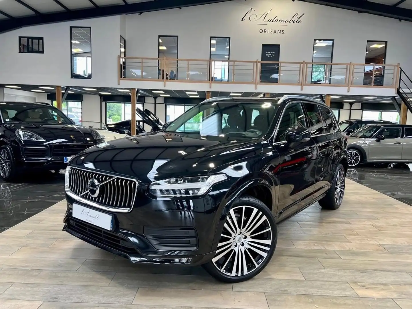 Volvo XC90 II (2) B5 AWD D MILD HYBRID 235 ULTIMATE STYLE 7PL GEARTRONIC8 + ATTELAGE ELECTRIQUE Noir - 1