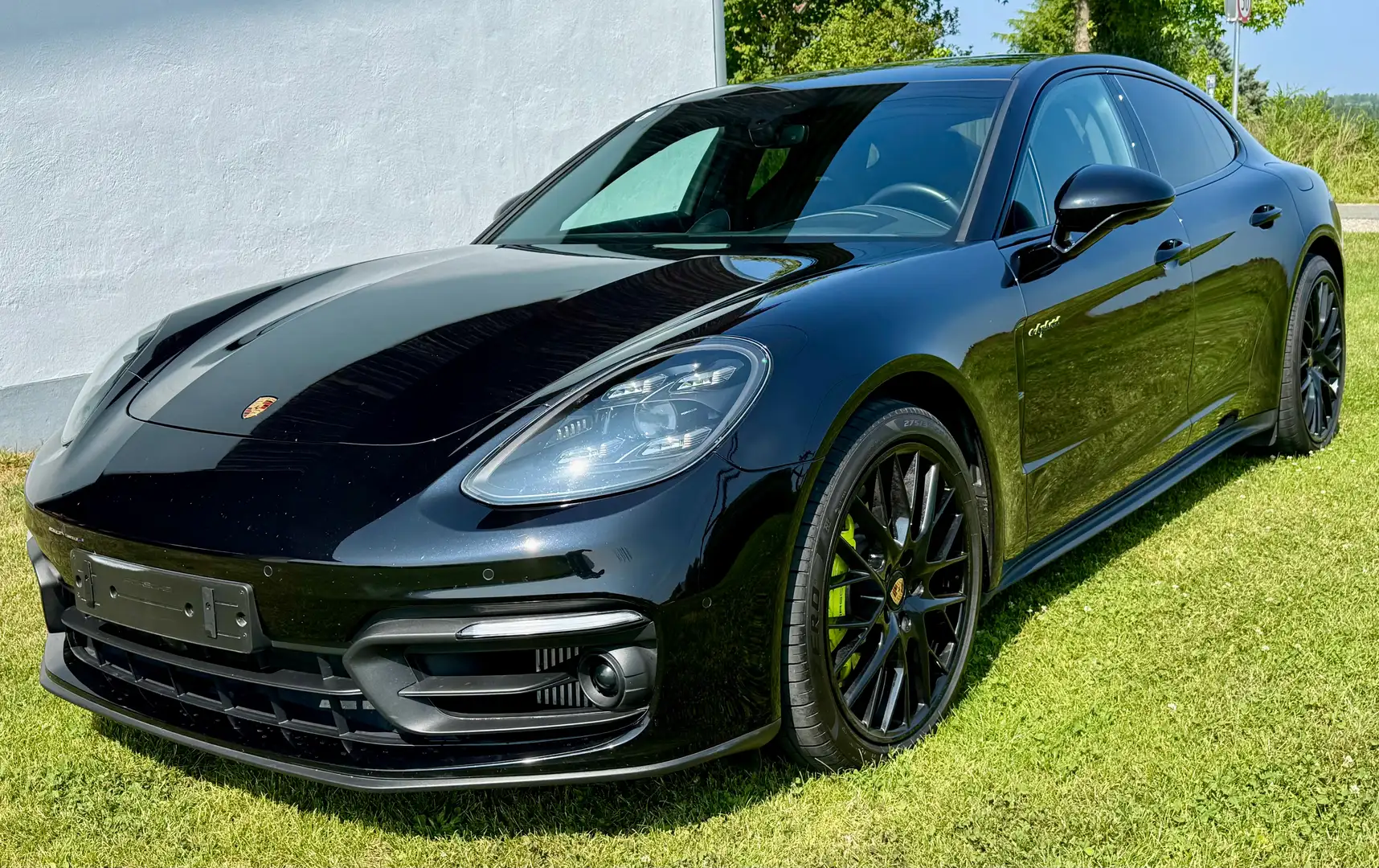 Porsche Panamera 4S E-Hybrid Schwarz - 1