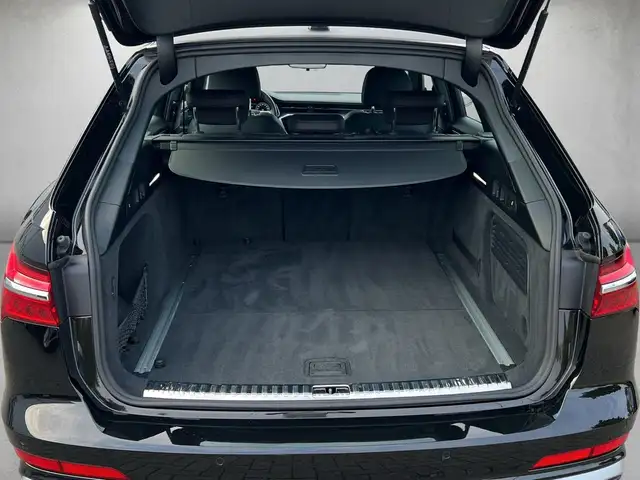 Audi S6 view 5