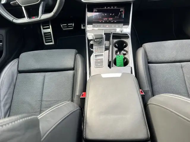 Audi S6 view 9