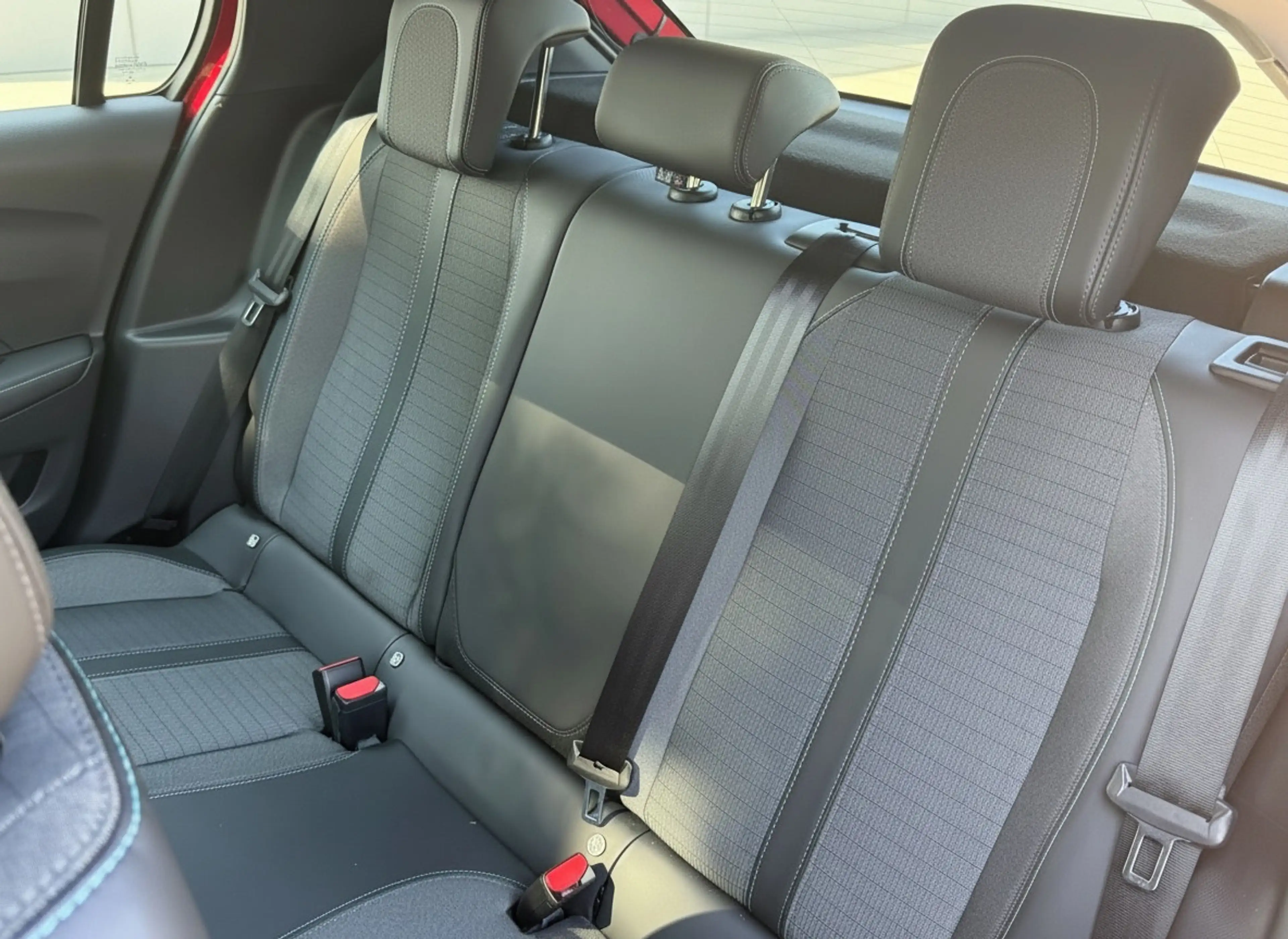 Peugeot 208 1.2 PureTech 101 pk AUTOMAAT Allure Pack, panorama — photo 11