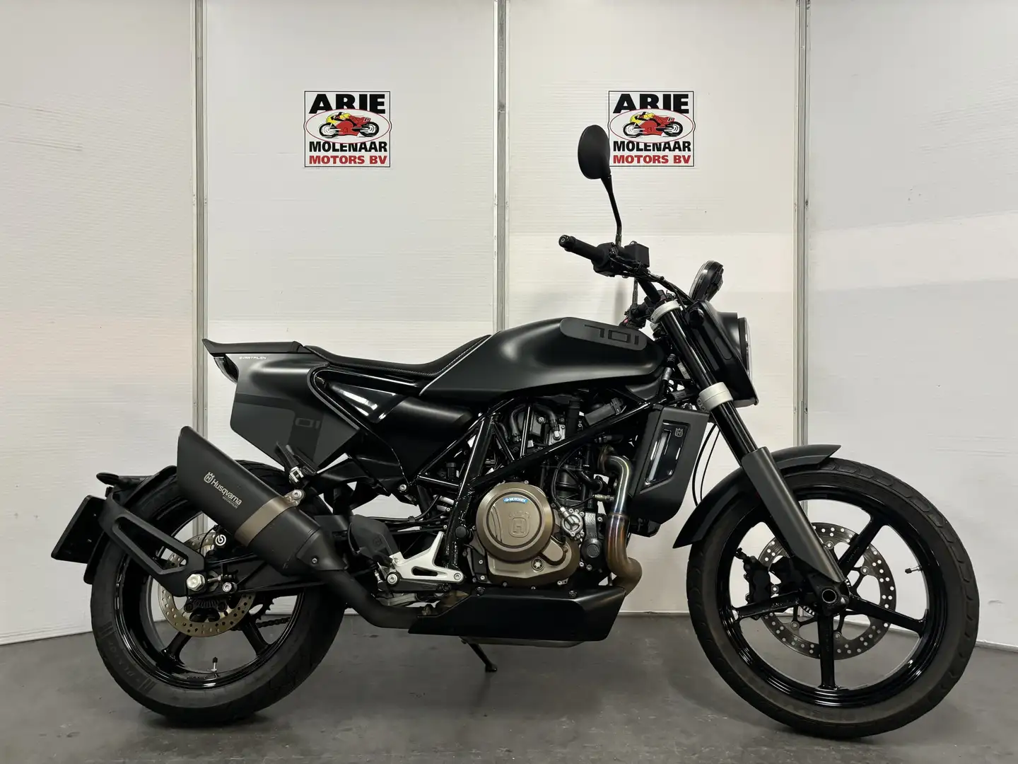 Husqvarna Svartpilen 701 ABS Negru - 1
