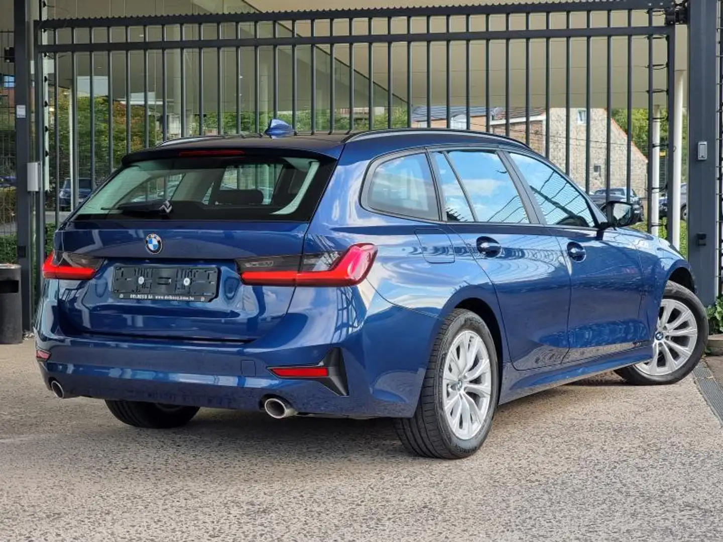 BMW 318 Touring Blau - 2