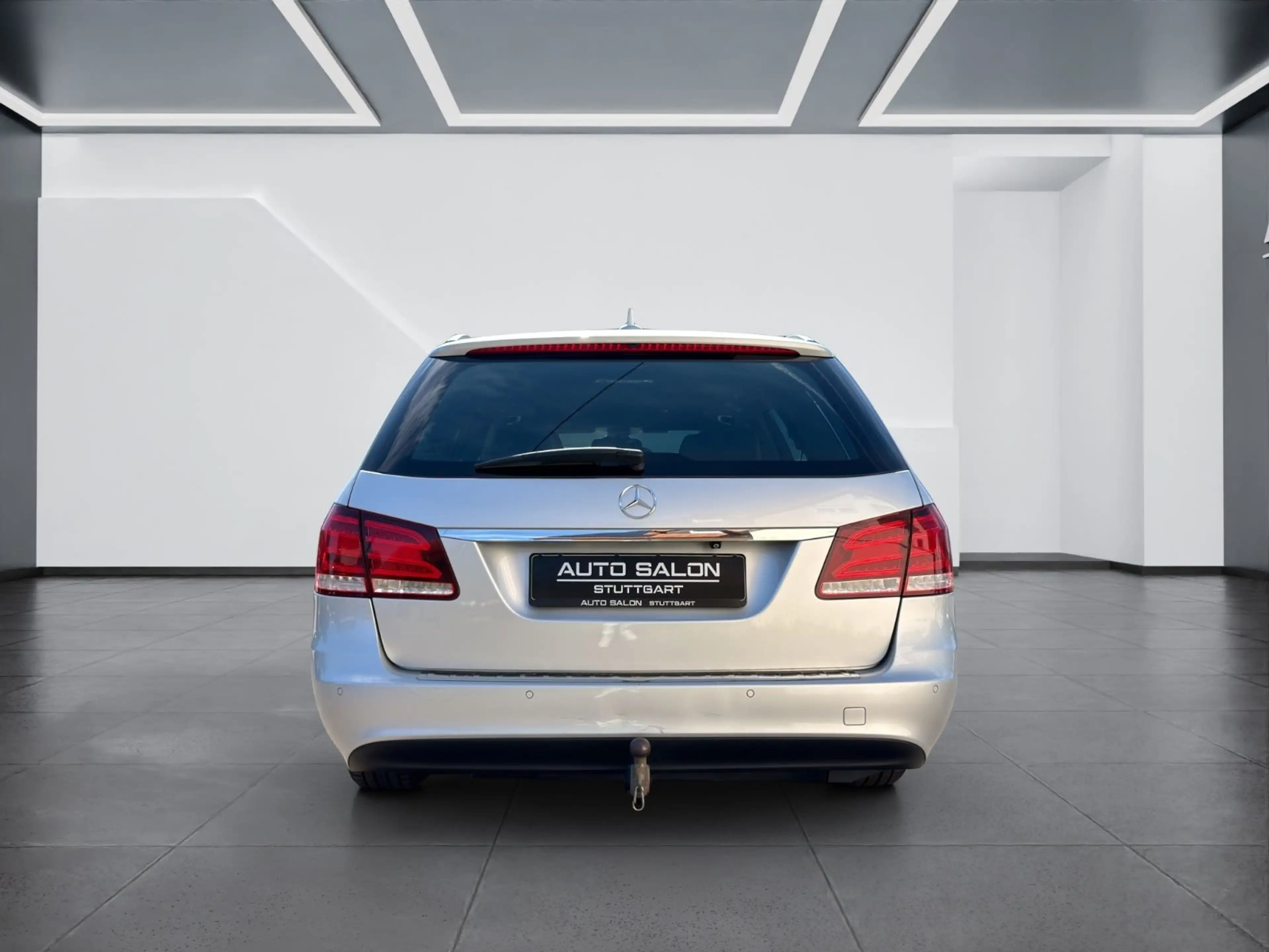 Mercedes-Benz E 220 T-Modell BlueTec*LED*AHK*STZH*El.SCH*TEMP* — photo 4