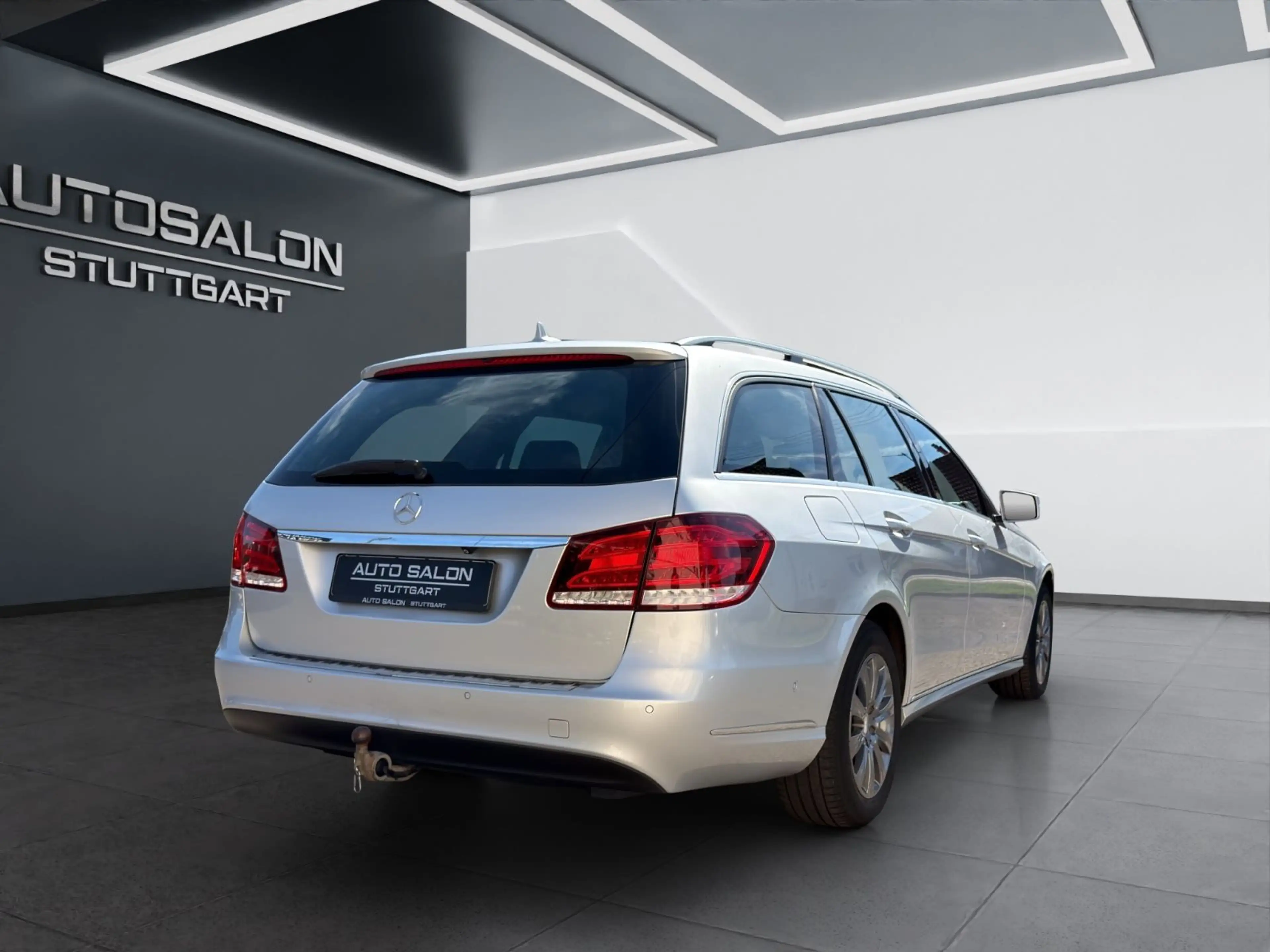 Mercedes-Benz E 220 T-Modell BlueTec*LED*AHK*STZH*El.SCH*TEMP* — photo 8
