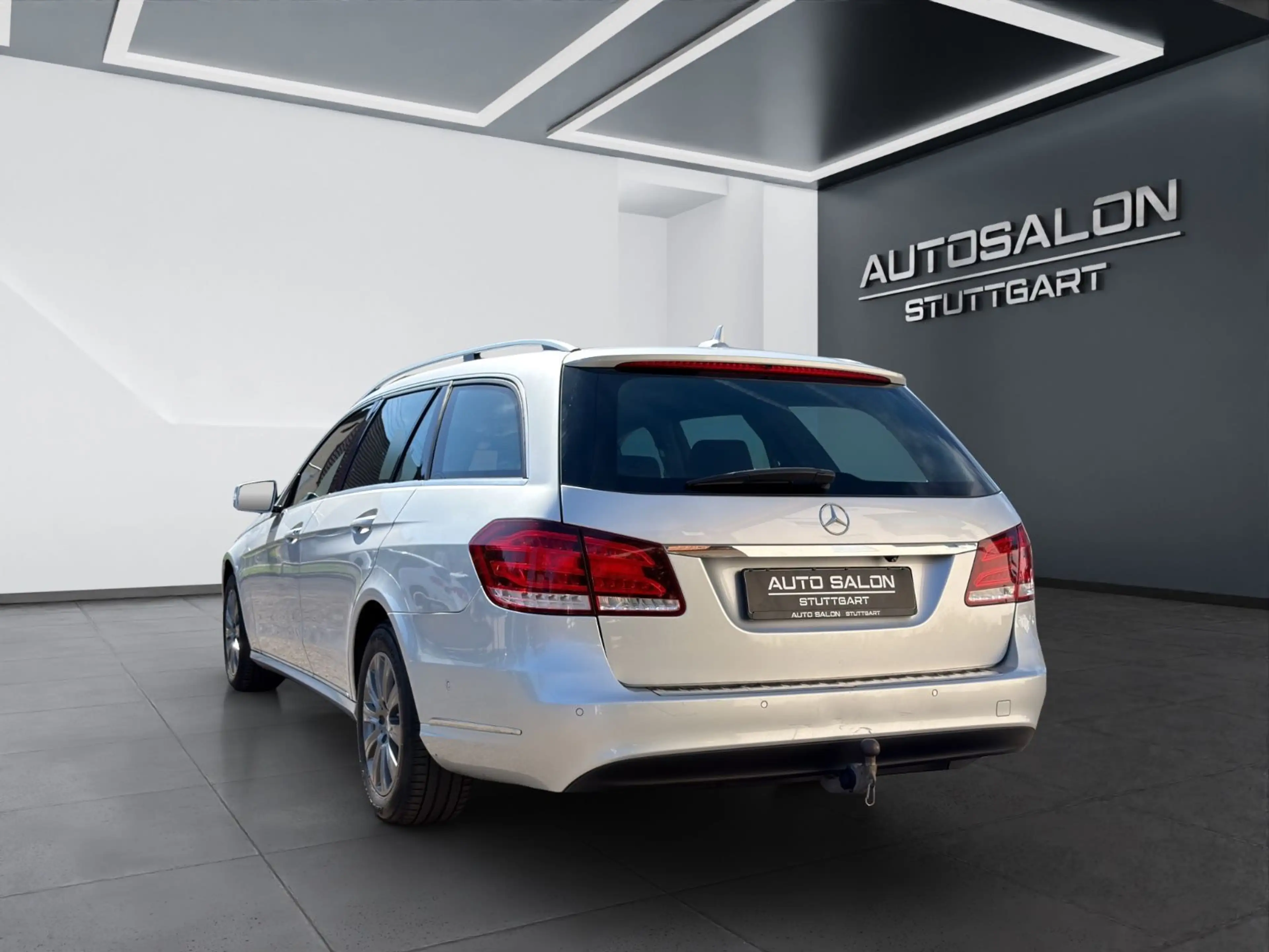 Mercedes-Benz E 220 T-Modell BlueTec*LED*AHK*STZH*El.SCH*TEMP* — photo 3