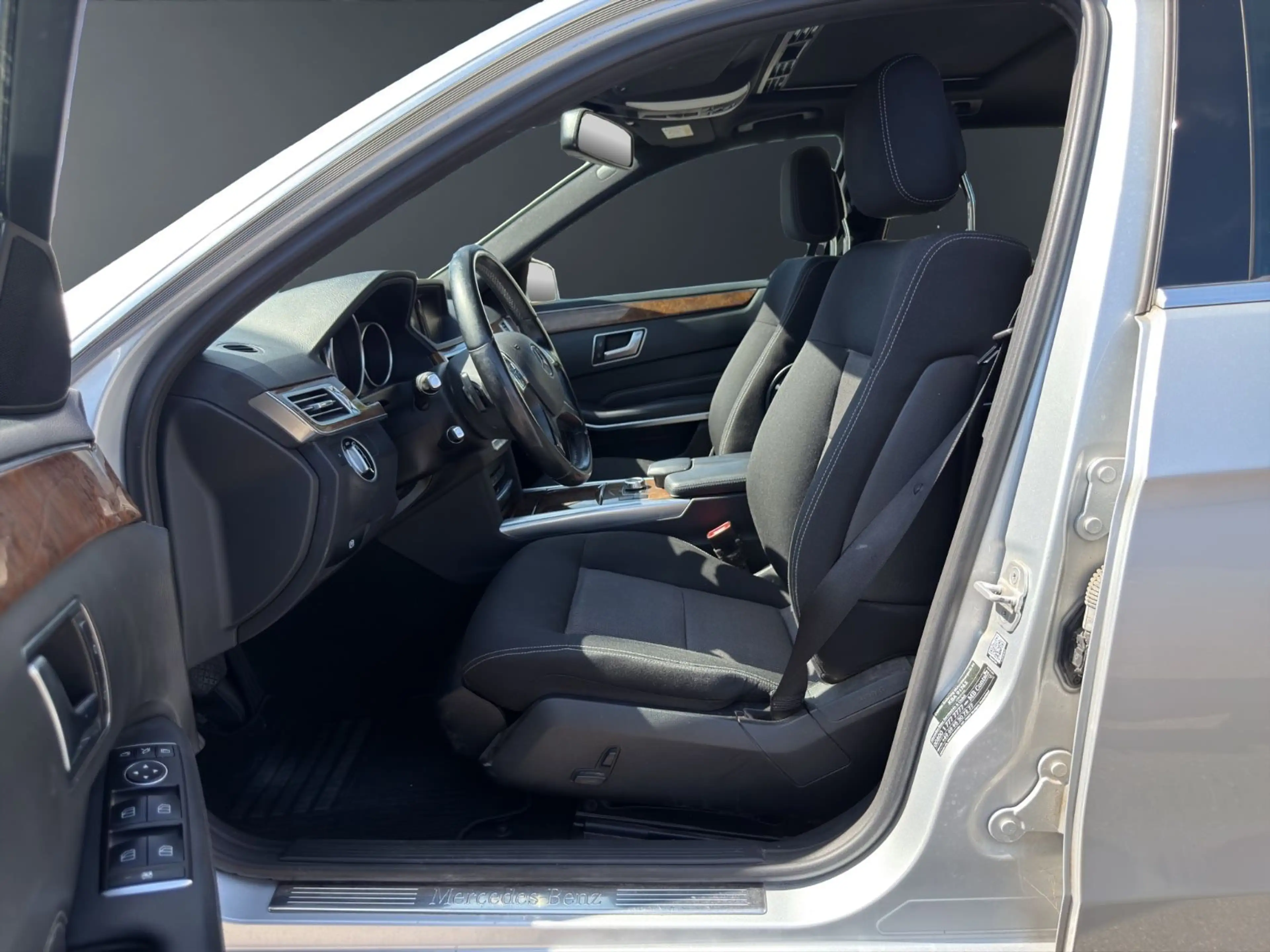 Mercedes-Benz E 220 T-Modell BlueTec*LED*AHK*STZH*El.SCH*TEMP* — photo 9