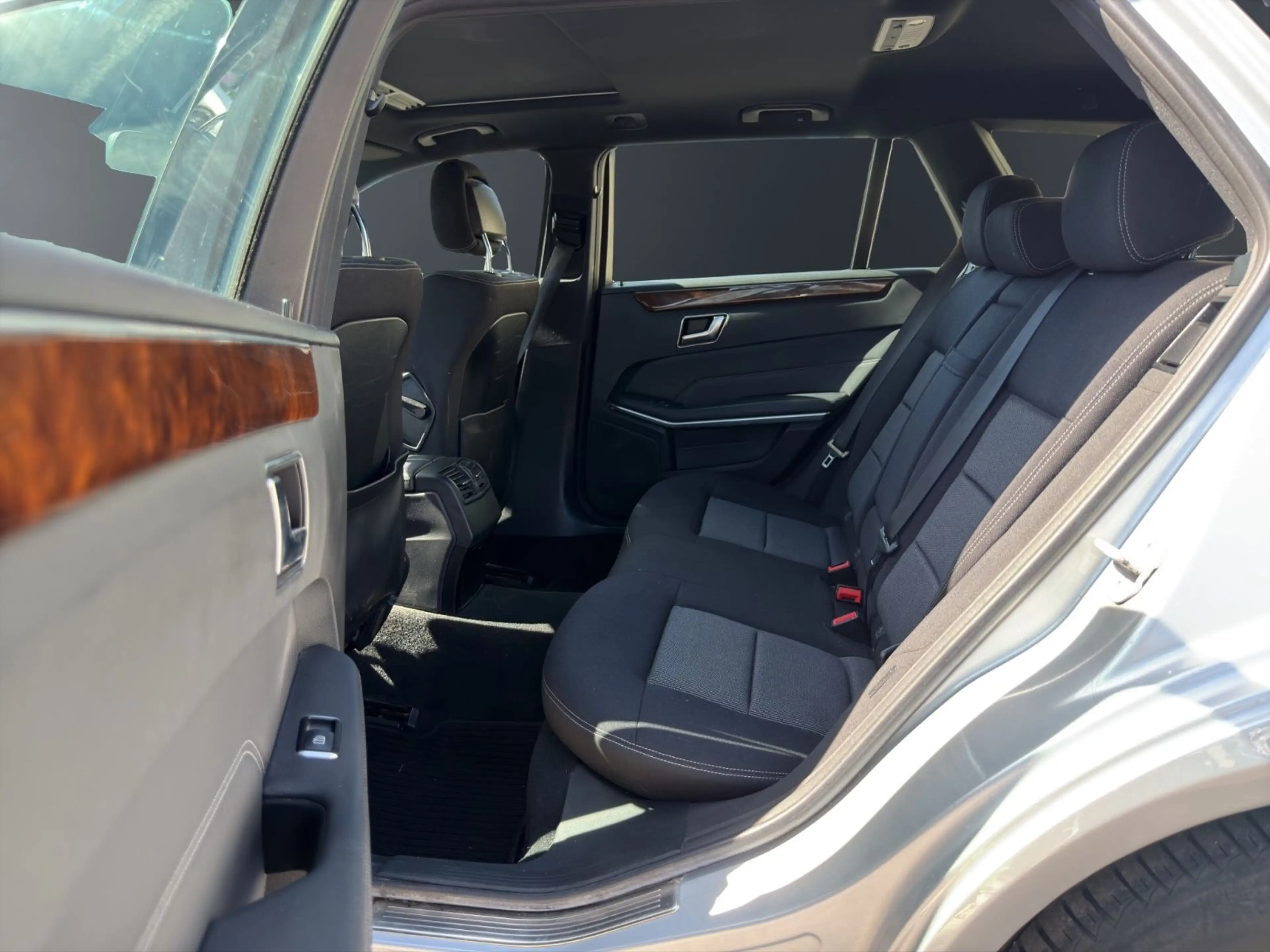 Mercedes-Benz E 220 T-Modell BlueTec*LED*AHK*STZH*El.SCH*TEMP* — photo 11